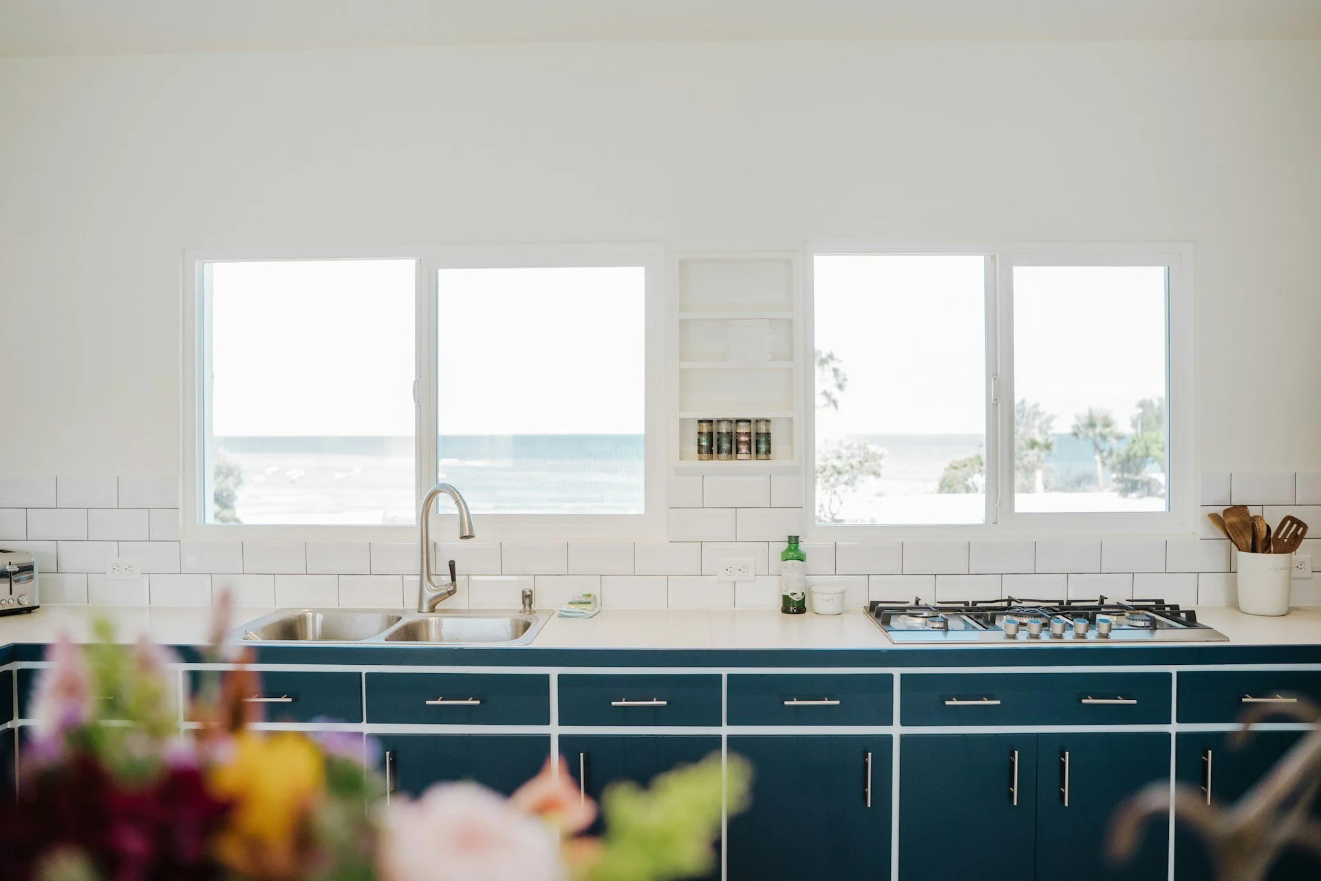 Designing Coastal Servery Windows Geelong Homeowners Love