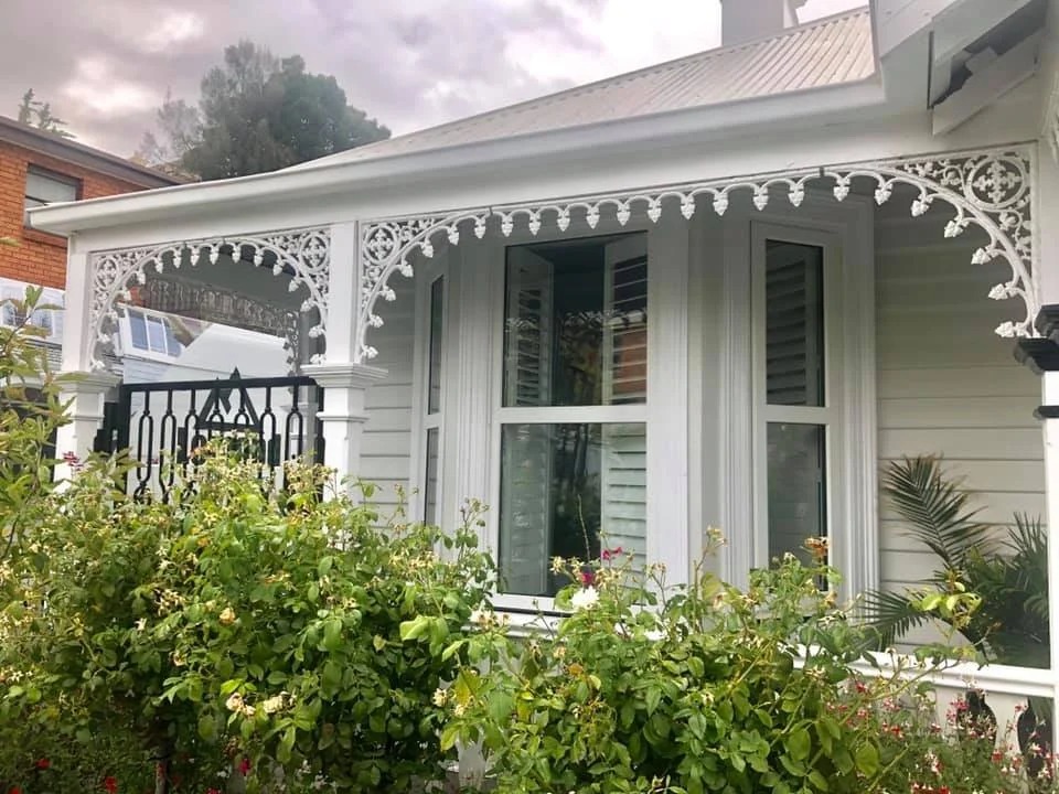 We replicate a double-hung "sash" design with transom bars to retain your home's heritage appeal.