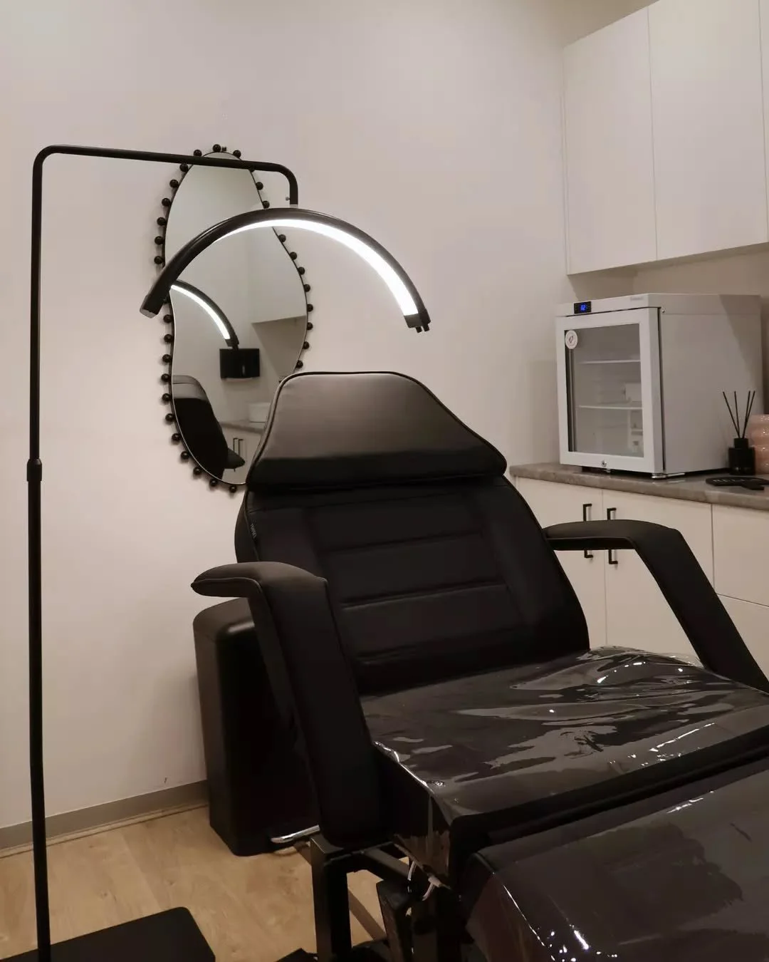 Bella Aesthetique is where intention meets simplicity. Each treatment is planned with purpose, designed to work with your skin, not against it.

The focus is on achieving balance, calm and confidence &mdash; subtle, steady improvements that last.

Bo