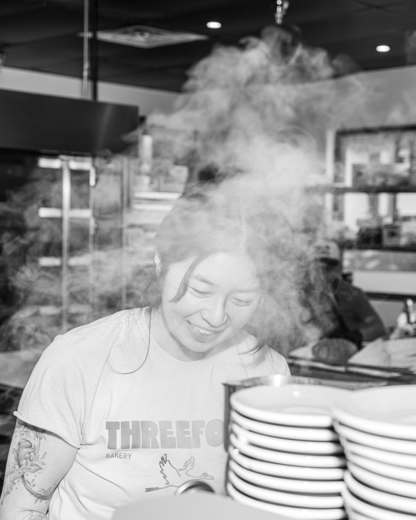 Amy crushing the esspresso orders

@threefoldbreck 

#kitchenculture