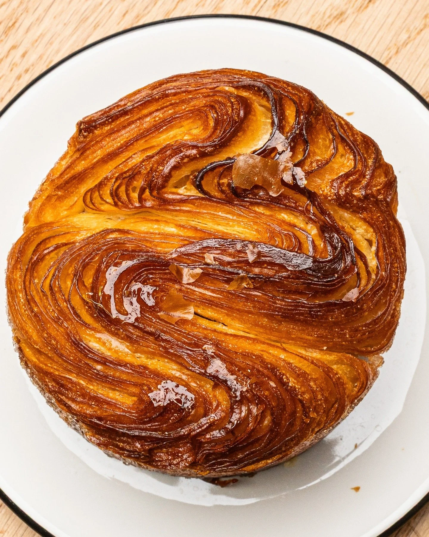 Kouign-amann

@threefoldbreck 

#foodphotographyً