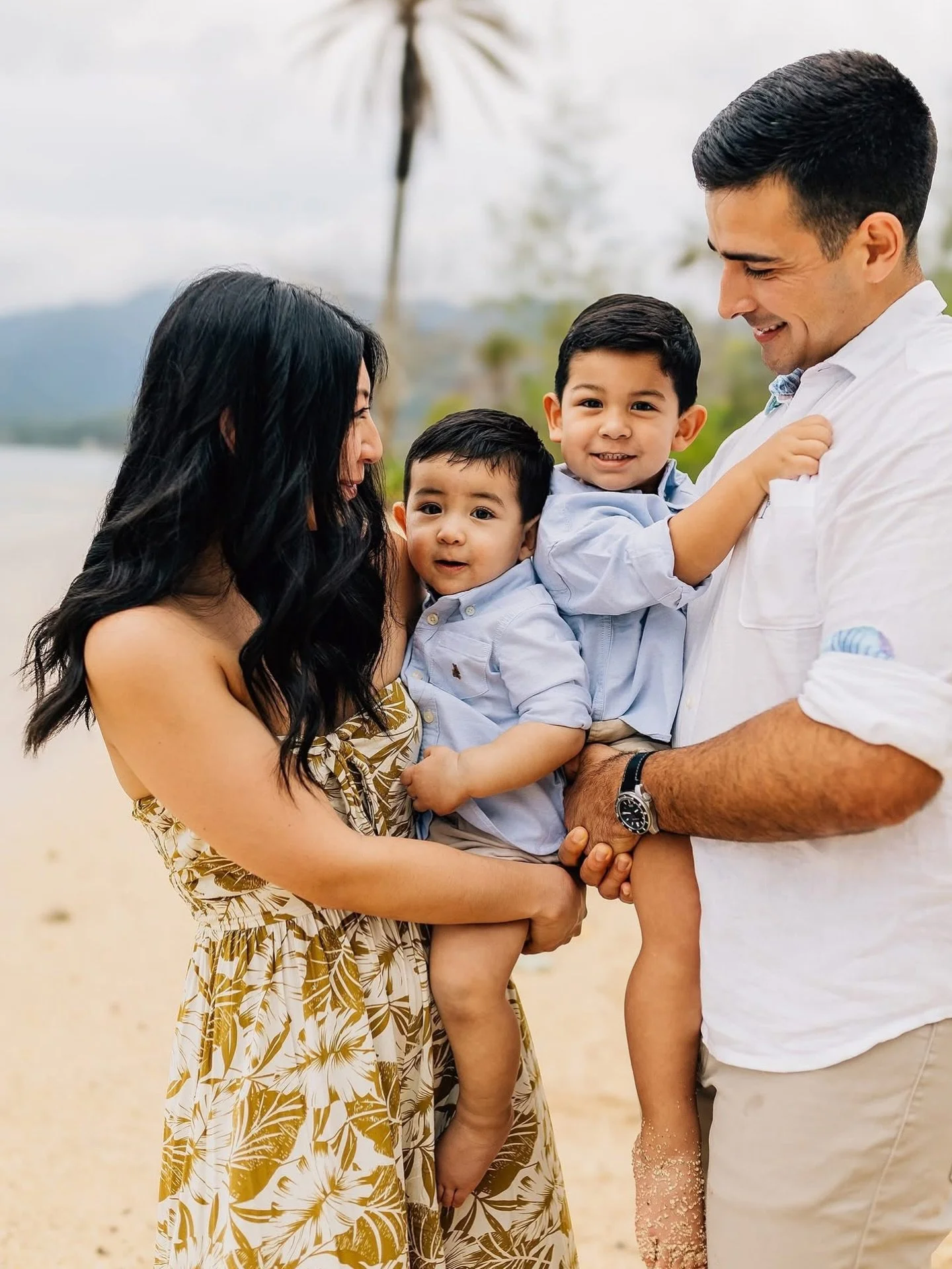 Sandy toes and the sweetest smiles! 💛

#oahuphotographer #oahufamilyphotographer #hawaiiphotographer