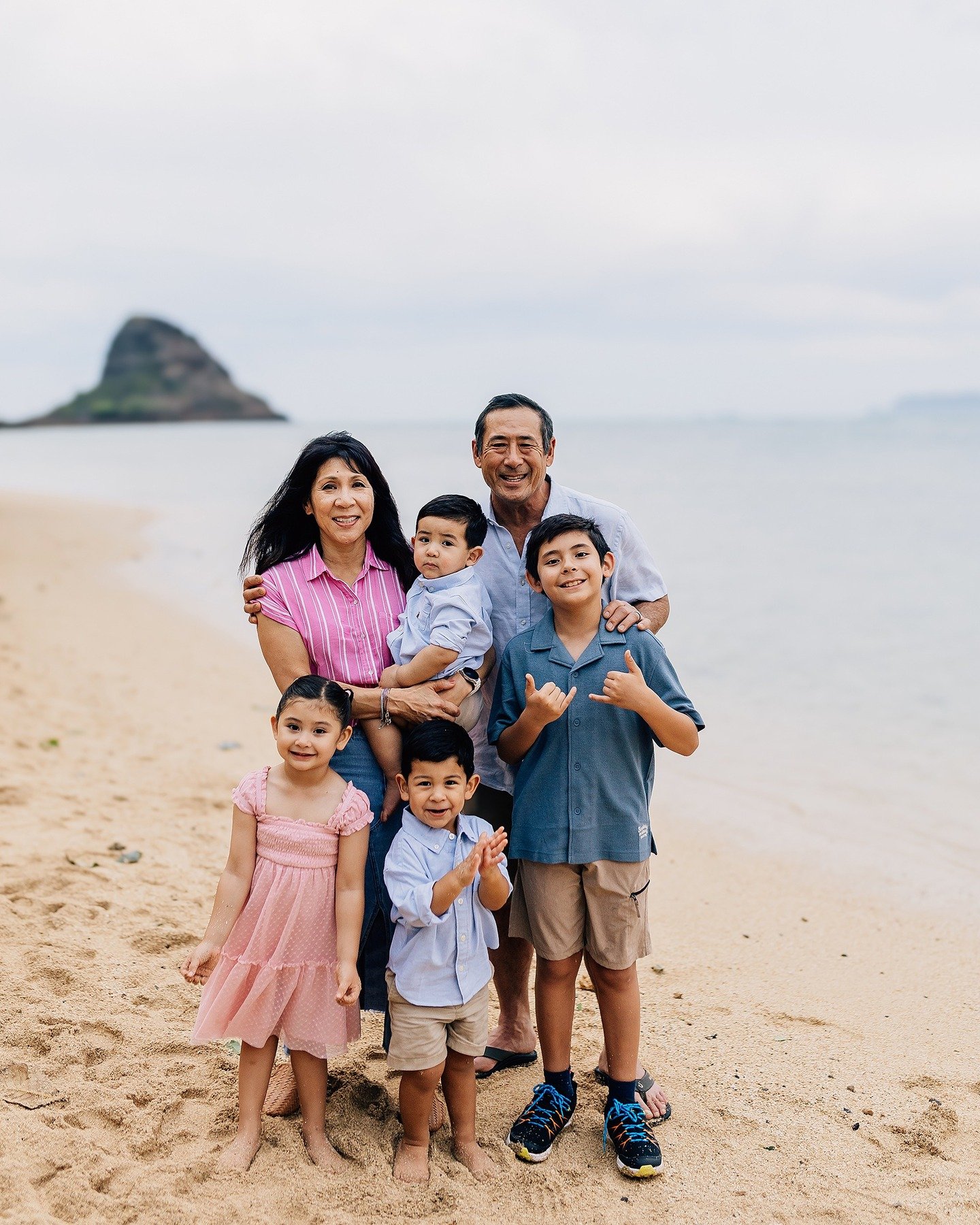 Grandparent pictures will always hold a special place in my heart!

#hawaiiphotographer #oahufamilyphotographer #oahuhawaiiphotographer
