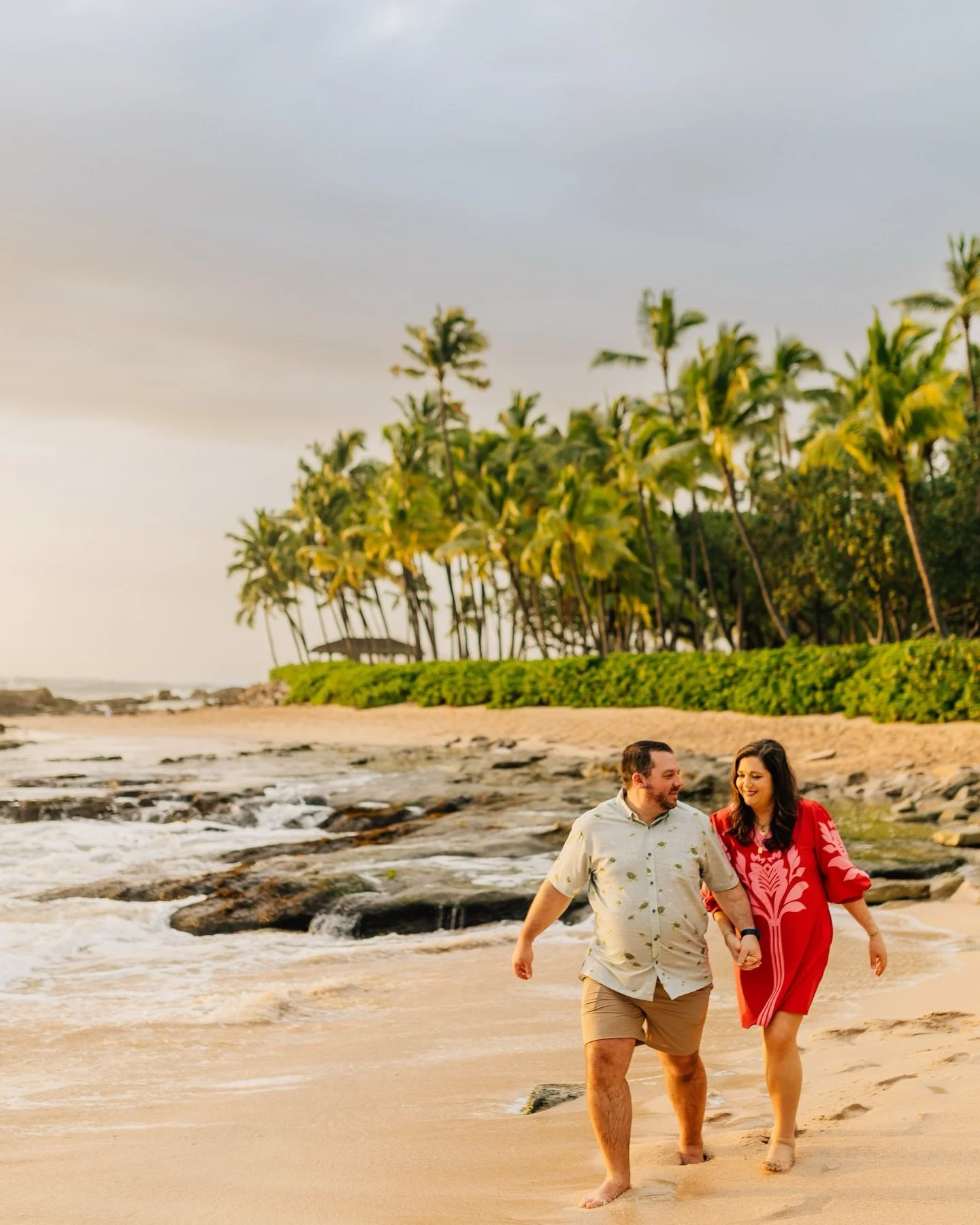 This family couldn&rsquo;t have gotten luckier with their sunset! They had their session in between two heavy storms with nonstop rain and I couldn&rsquo;t believe it when the sun popped out for us! 

READY for the sun to come back out and dry up the