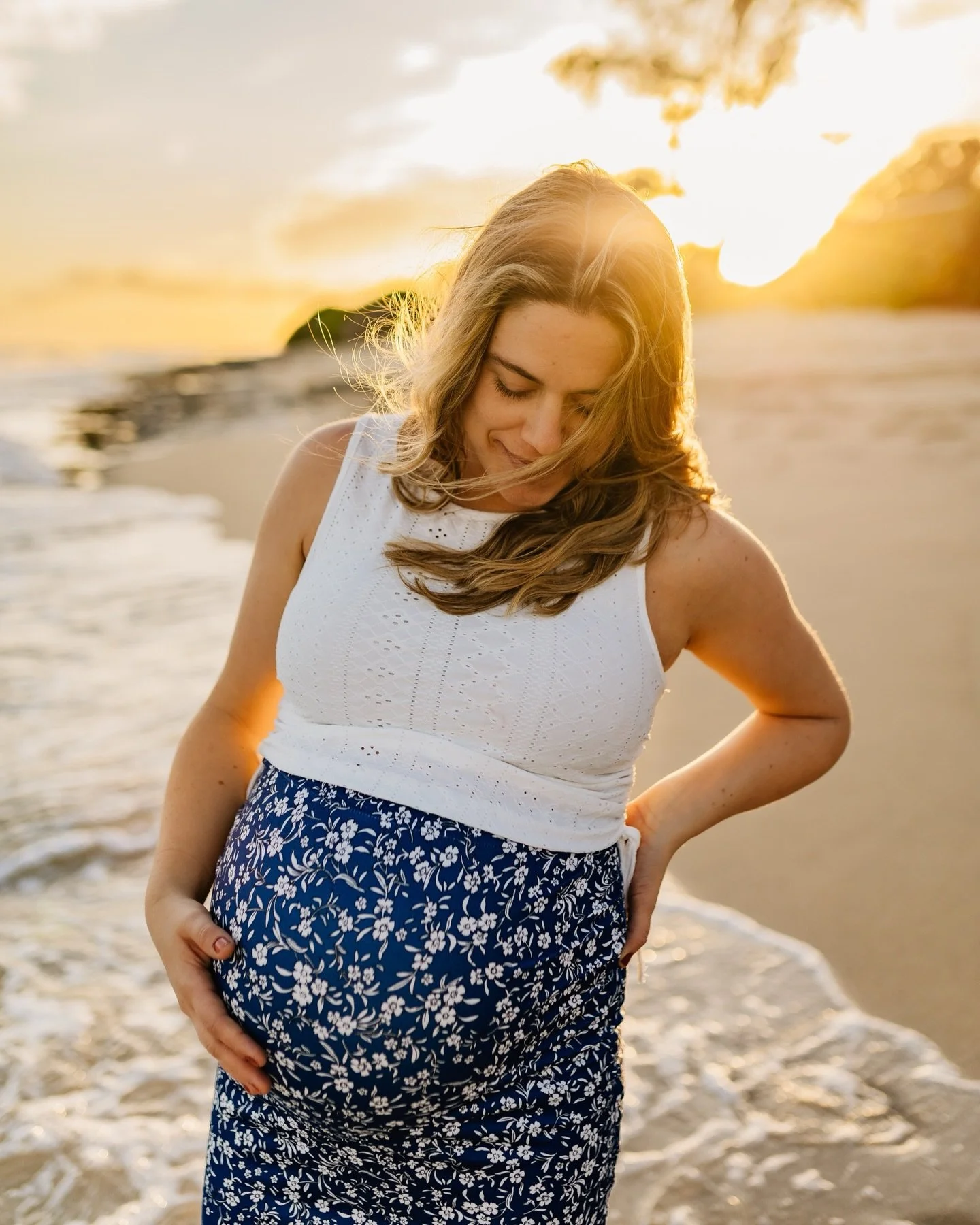 The most beautiful chapters are the ones you choose to remember forever. Cannot wait to meet this baby and celebrate her mama. 💛

#northshorephotographer #oahuhawaiiphotographer #oahumaternityphotographer #oahuphotographer #hawaiiphotographer