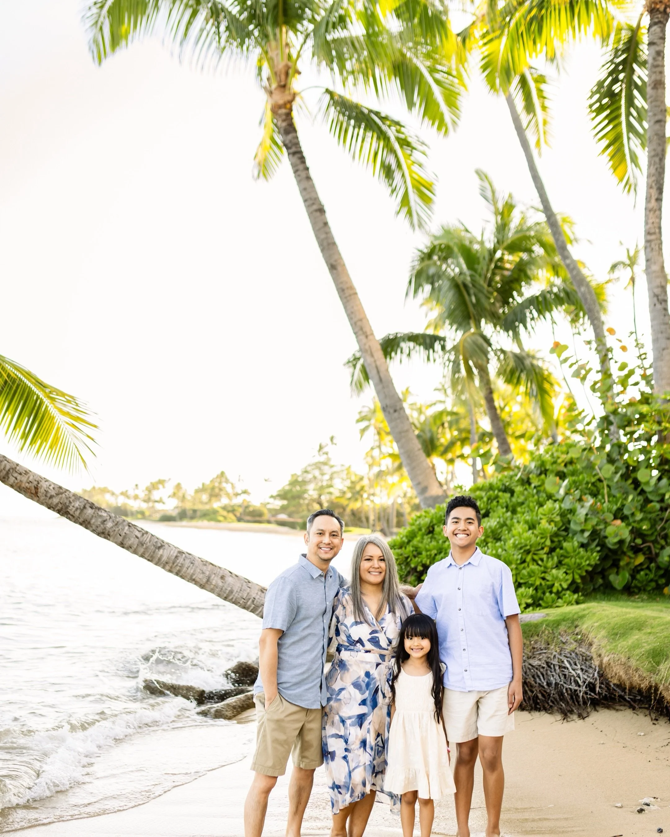The sweetest family, soaking in their time on O&lsquo;ahu. ☀️
These are the moments you&rsquo;ll wish you captured, let&rsquo;s make sure you do. 🫶🏼

#oahufamilyphotographer #hawaiifamilyphotographer #oahuphotographer #hawaiiphotographer #northshor