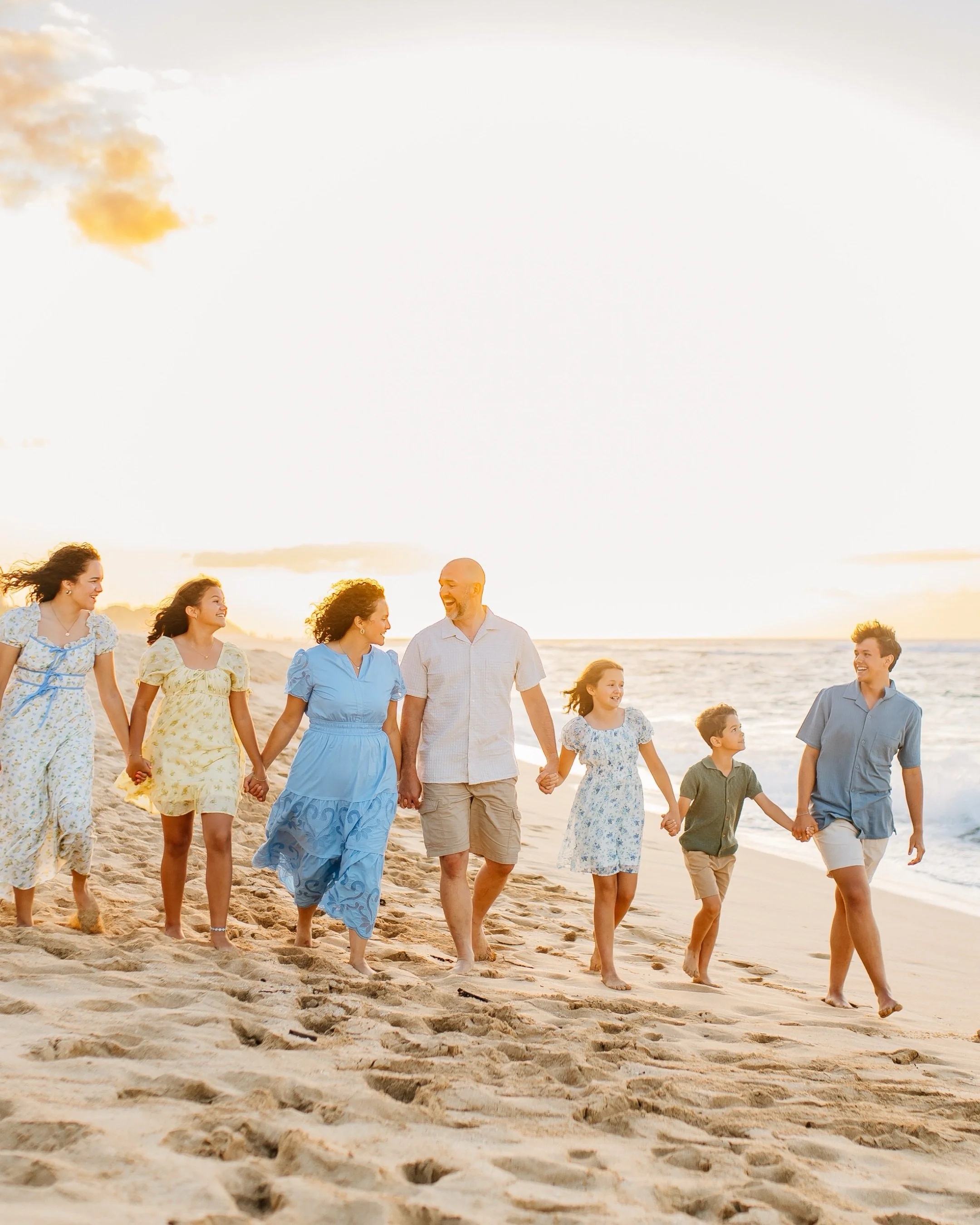 There was something so special about this family.
The kind of love you can feel immediately! Easy laughter, genuine connection, and the sweetest energy from every single person. We had so much fun!🥹

As a photographer, these are the sessions that st