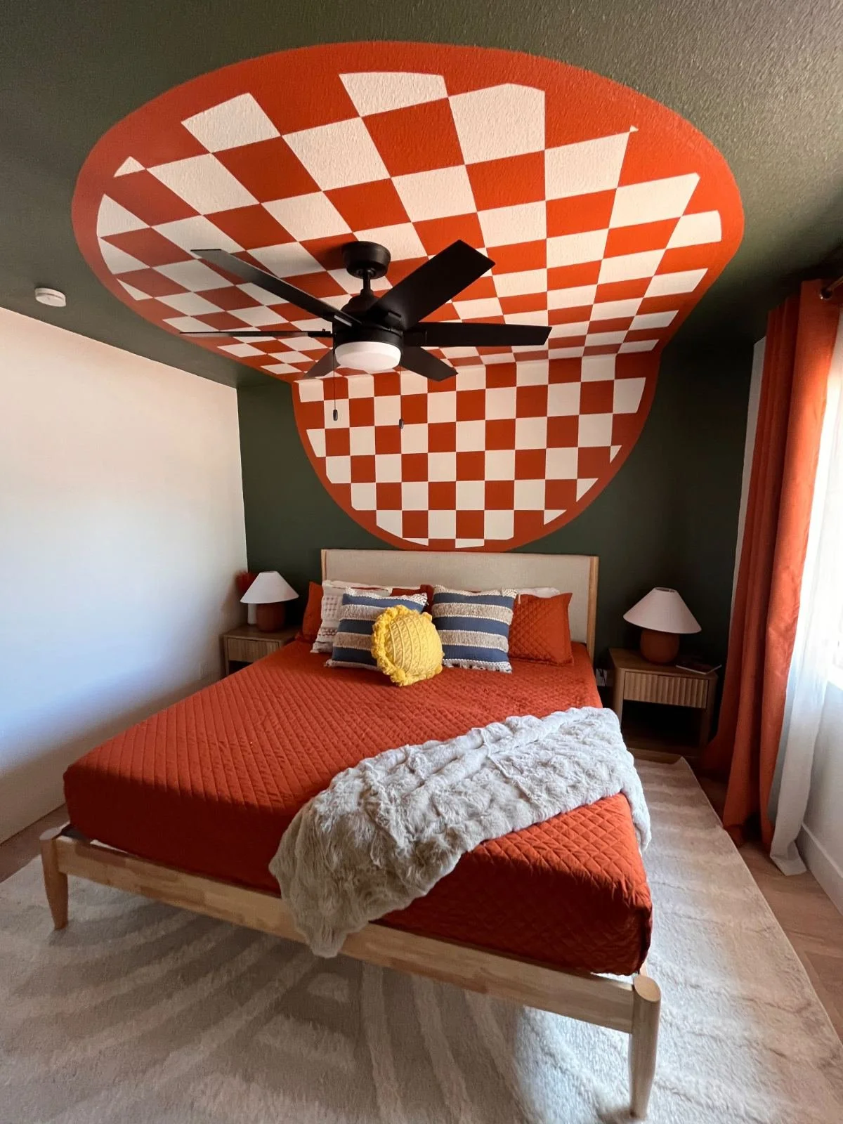 Scottsdale, Arizona Airbnb murals by Jade Bamford Murals for vacation rentals and short-term rentals.