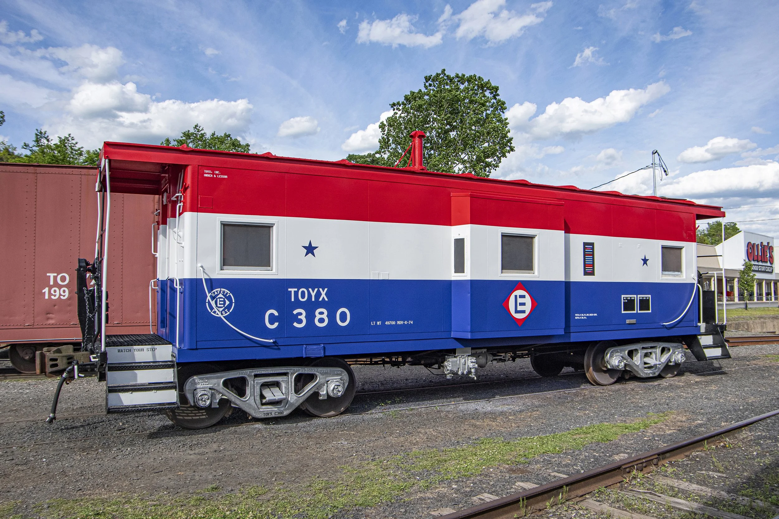 Erie Lackawanna caboose C380