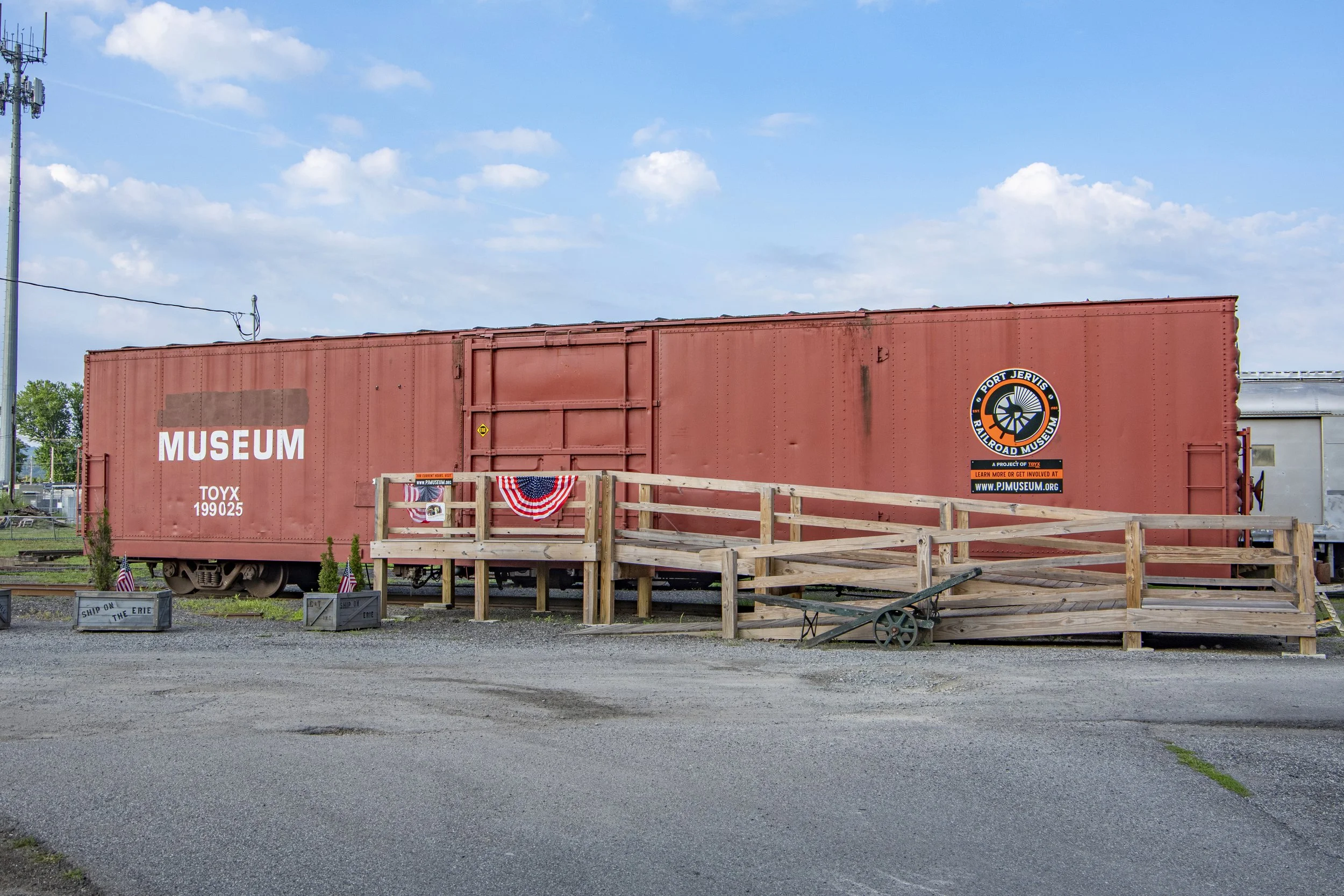 TOYX exhibit boxcar 199025