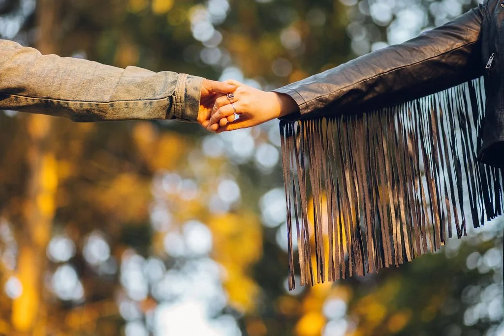 Golden hour couples session photography hands holding