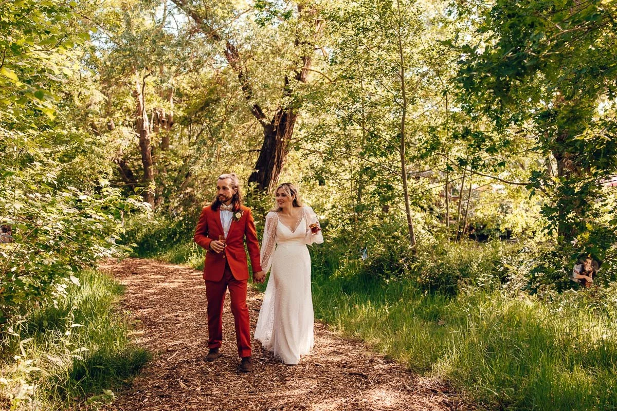 Colourful_Chalkney_Water_Meadows_Wedding_JL-19.jpg