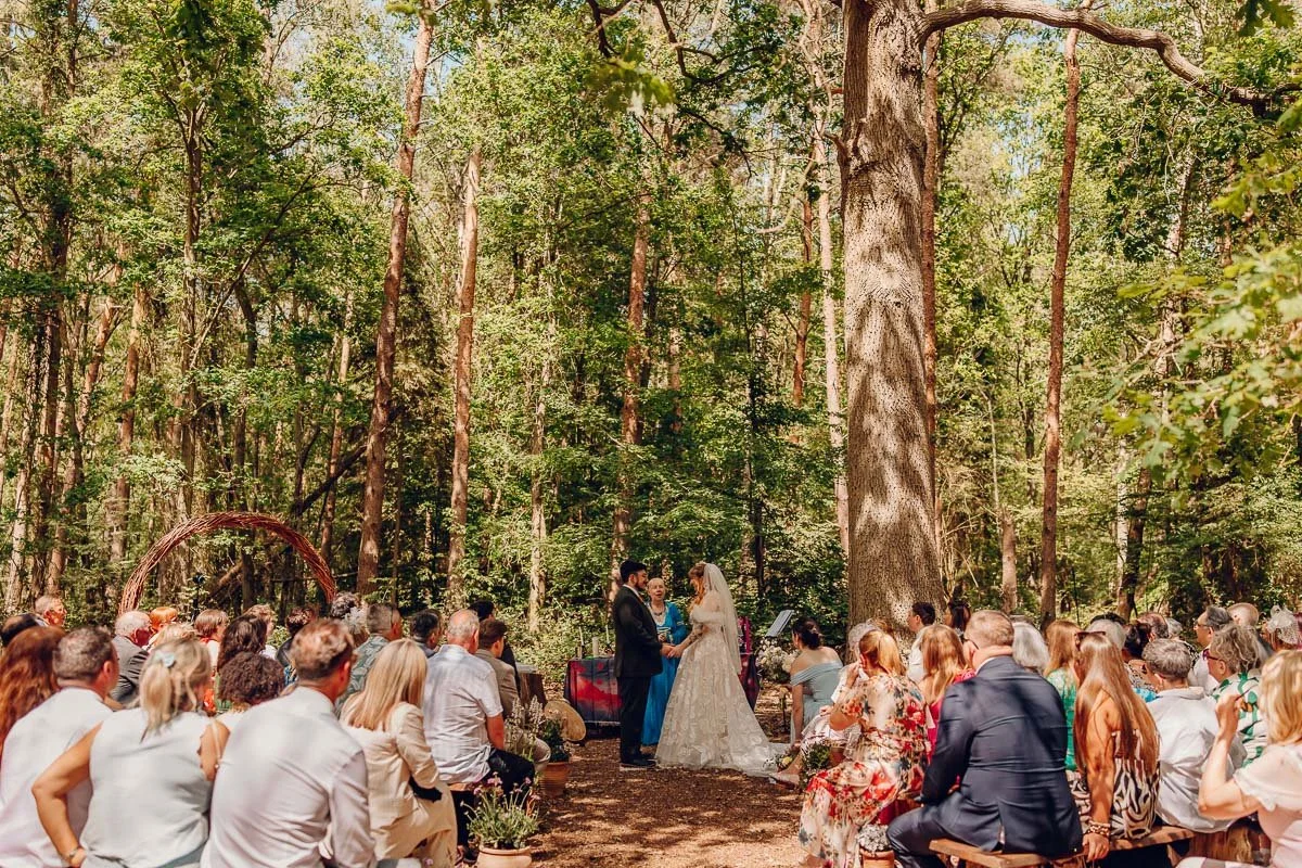 Pagan Traditions, Ploughman's Lunches &amp; Woodland Walks. A Relaxed Wedding at Captains Wood Barn