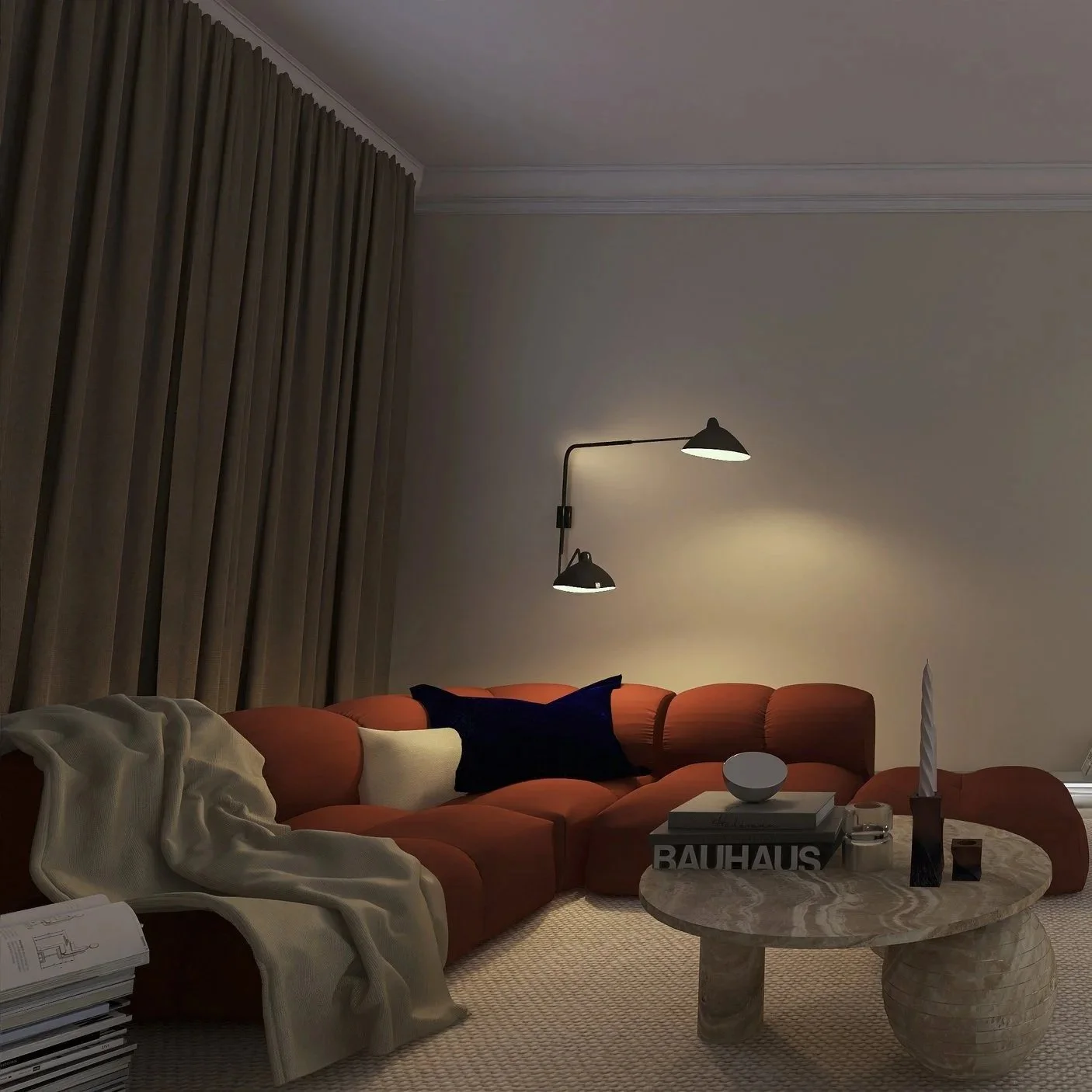 Gemütliches Wohnzimmer mit orangefarbenem Sofa, dunklen Kissen, einem beigefarbenen Schutz, einem runden Couchtisch aus hellem Holz, einem Buch mit der Aufschrift "BAUHAUS" und dekorativen Gegenständen, einem weißen Teppich, sowie Vorhängen und Wandleuchten an der weißen Wand.