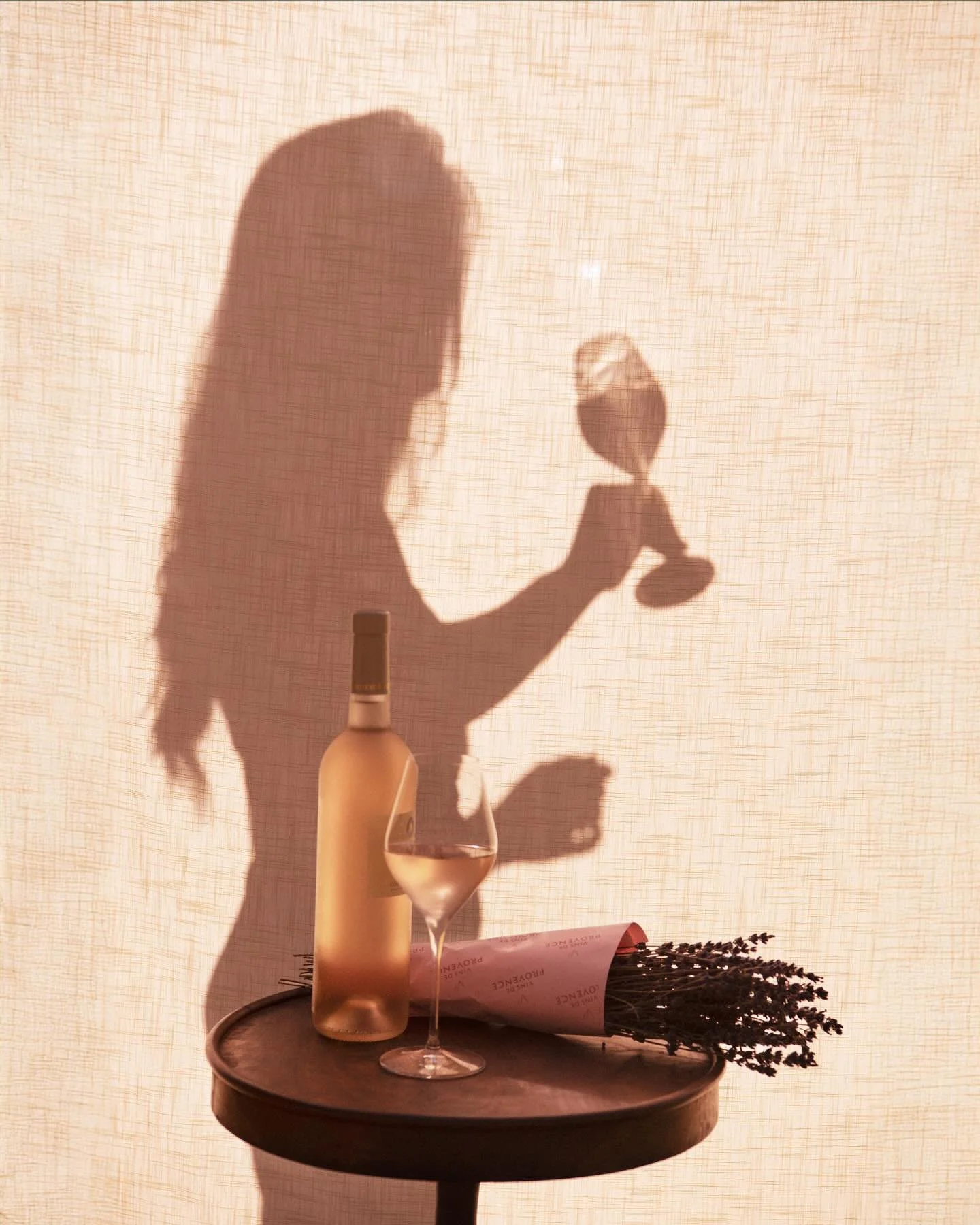 🍇 Thrilled to continue our partnership with @vinsdeprovence for the third year with the launch of the campaign: From Provence With Ros&eacute;. 🍇

An immersive experience set in an iconic Proven&ccedil;al location, where savoir-faire meets storytel