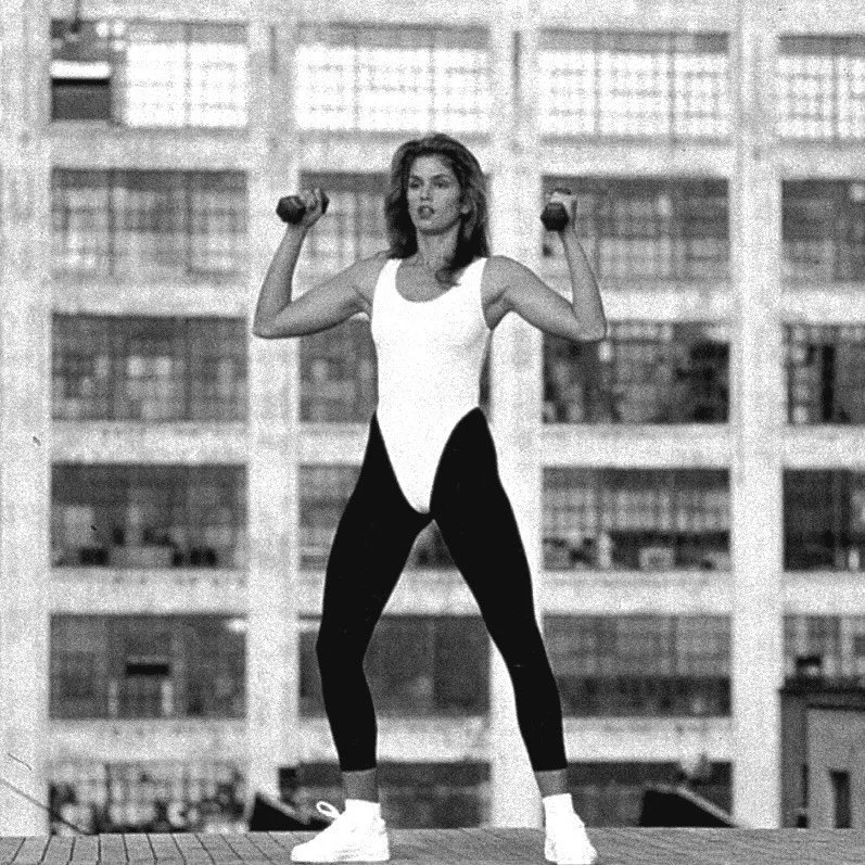 At 59 Cindy Crawford proves that strength training is timeless. She focuses on weights, squats, lunges, and consistency to stay strong and functional.
Her approach is simple: keep moving, stay consistent, and make strength a daily habit.
#CindyCrawfo