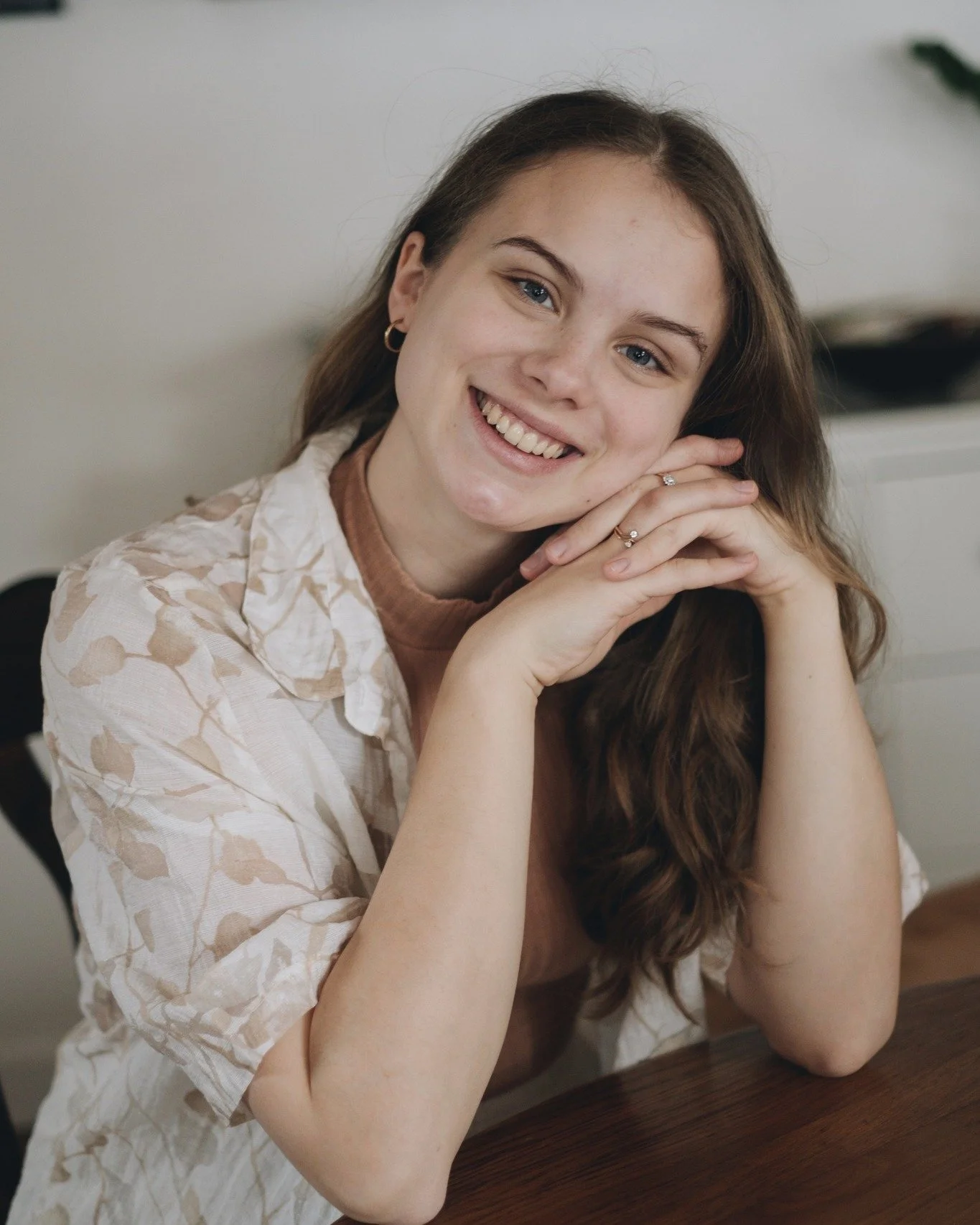 ✨ Liikuva Lapse tiimiga on liitunud uus vahva f&uuml;sioterapeut Teele T&scaron;oba ✨
Teele tutvustab ennast nii: 

&quot;Juba lapsep&otilde;lvest peale olen olnud spordilembeline t&uuml;tarlaps. Tegelesin suure p&uuml;hendumusega erinevate spordiala