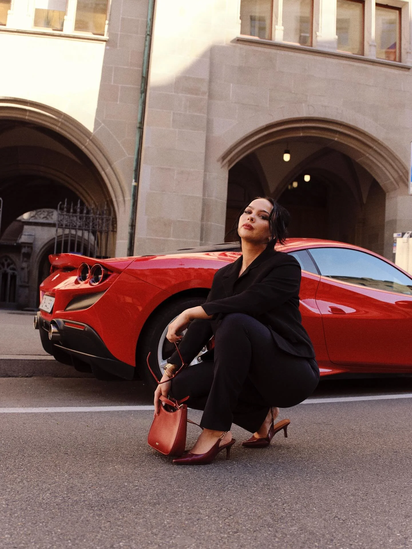 Lass niemals zu, dass dich jemand wie selbstverst&auml;ndlich behandelt. Wer dich wirklich sch&auml;tzt, zeigt es dir.

https://www.graziellavespucci.com

Support: @frauenzentrale_zh / @heartwingszuerich 
Branding: @kuba_cs 
Fotografie: @juliaishac