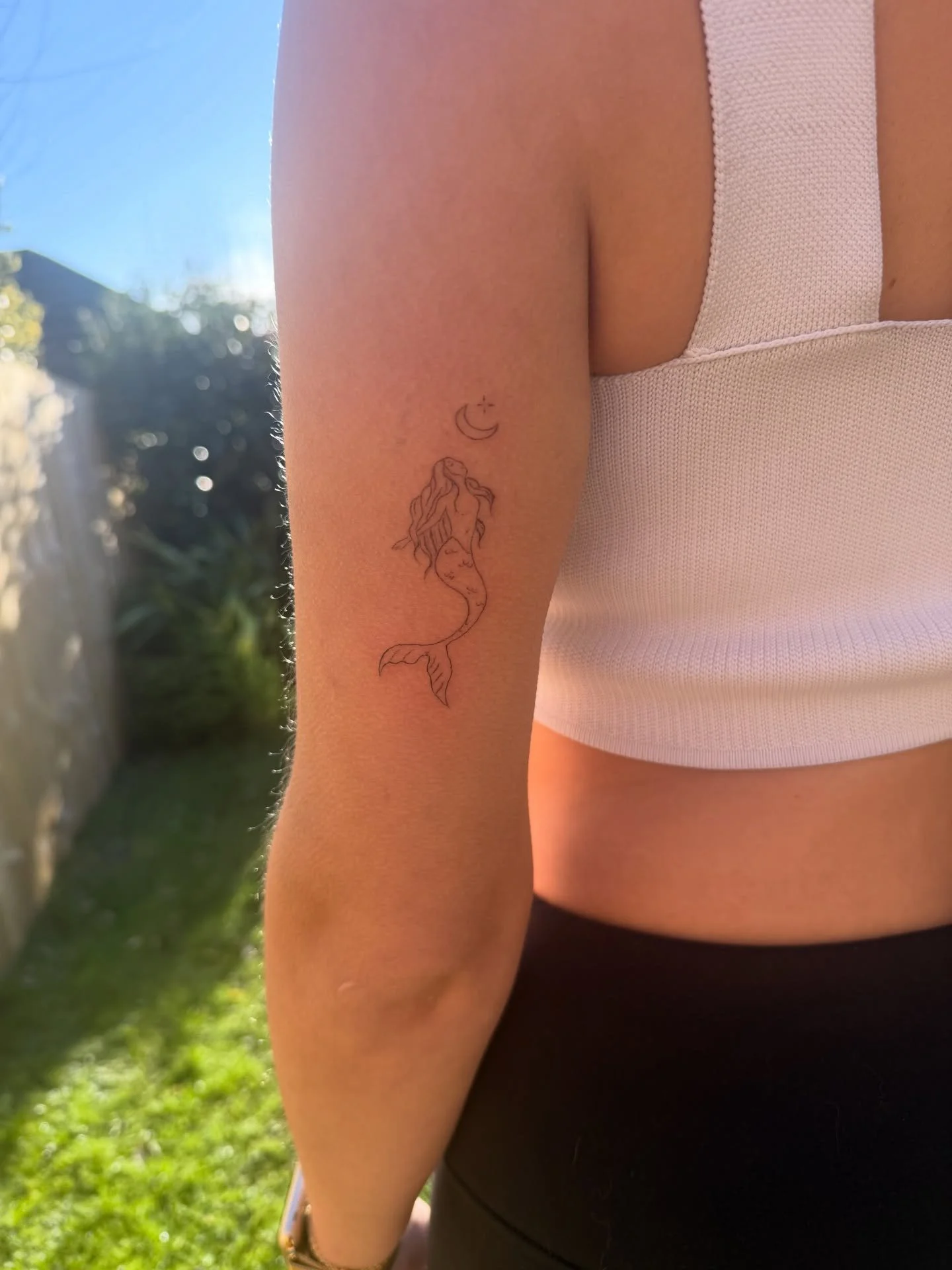 A gorgeous new tat for @me_pipii 🧜🏻&zwj;♀️ 

#cardifftattoo #mermaidtattoo #tinytatscardiff #cardifftattoostudio  #tinytatscardiff