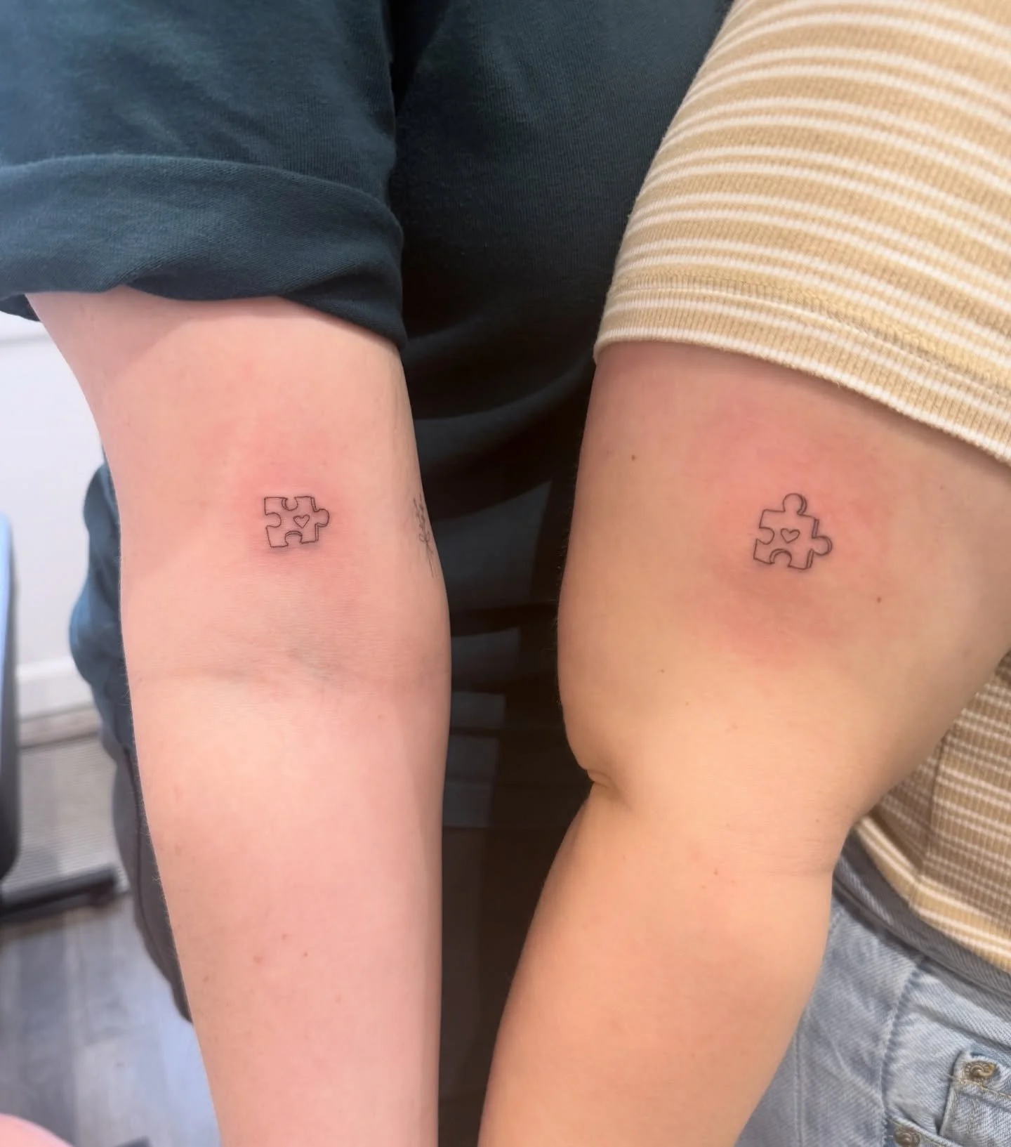 Matchy flash sheet pick 🧩🖤

#cardifftattoo #tinytats #matchingtattoos #coupletats #tinytattoos