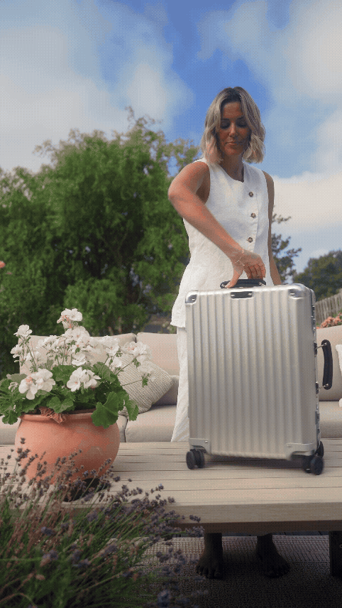 Emily x Sunsolve.gif