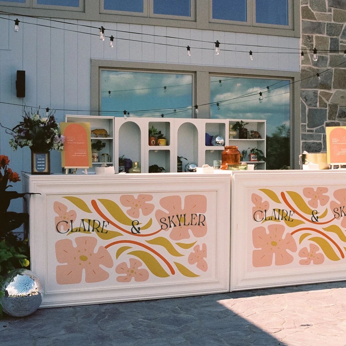 The Augustine Bars &mdash; endlessly versatile, always stunning. 🤍 Whether it&rsquo;s a wedding, cocktail hour, pop-up, or brand activation &mdash; these beauties adapt seamlessly with custom panel inserts, paint, signage, or wallpaper. 

💡 Ask us 