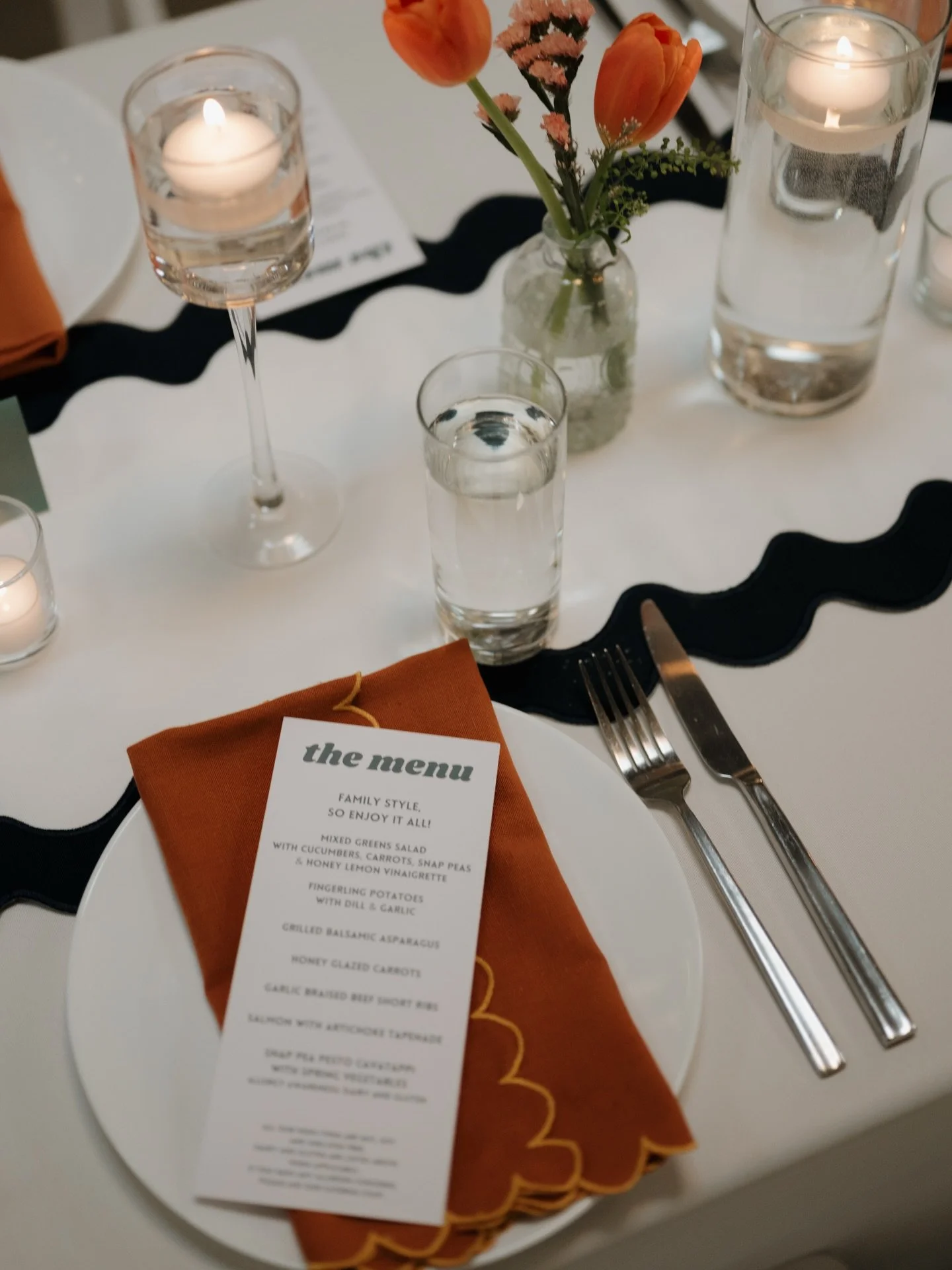 Our own little collection of scalloped linens. Versatile. Playful. Reversible for double the fun.✨
.
@morganphotoco @redwoodweddingswi @tinsmithevents 
.
#scallopeddesign #retrowedding #modernwedding #modernbride #wisconsinbride #moderntableware #lin