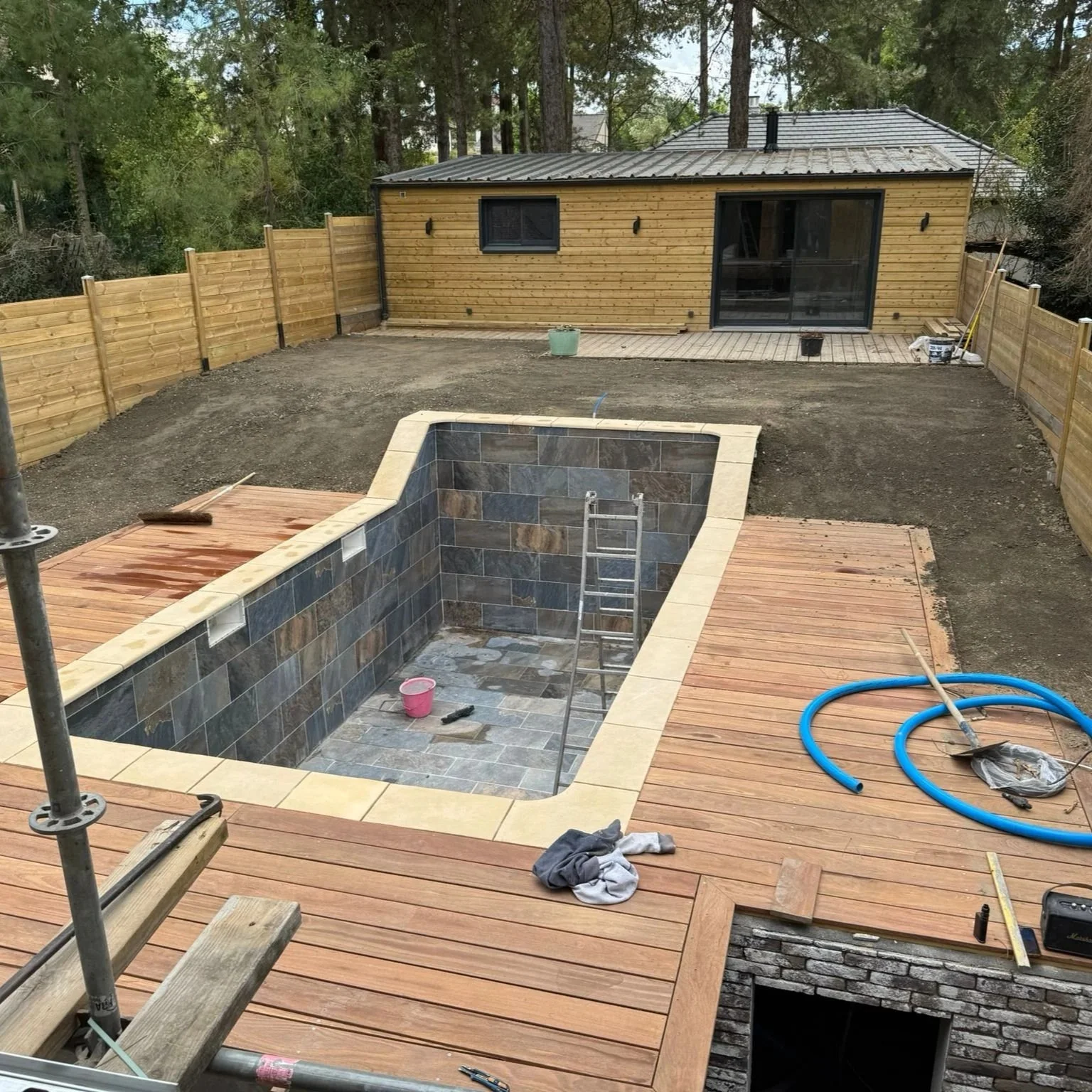 piscine-construction-letouquet-carellebatiment-chantier.jpg