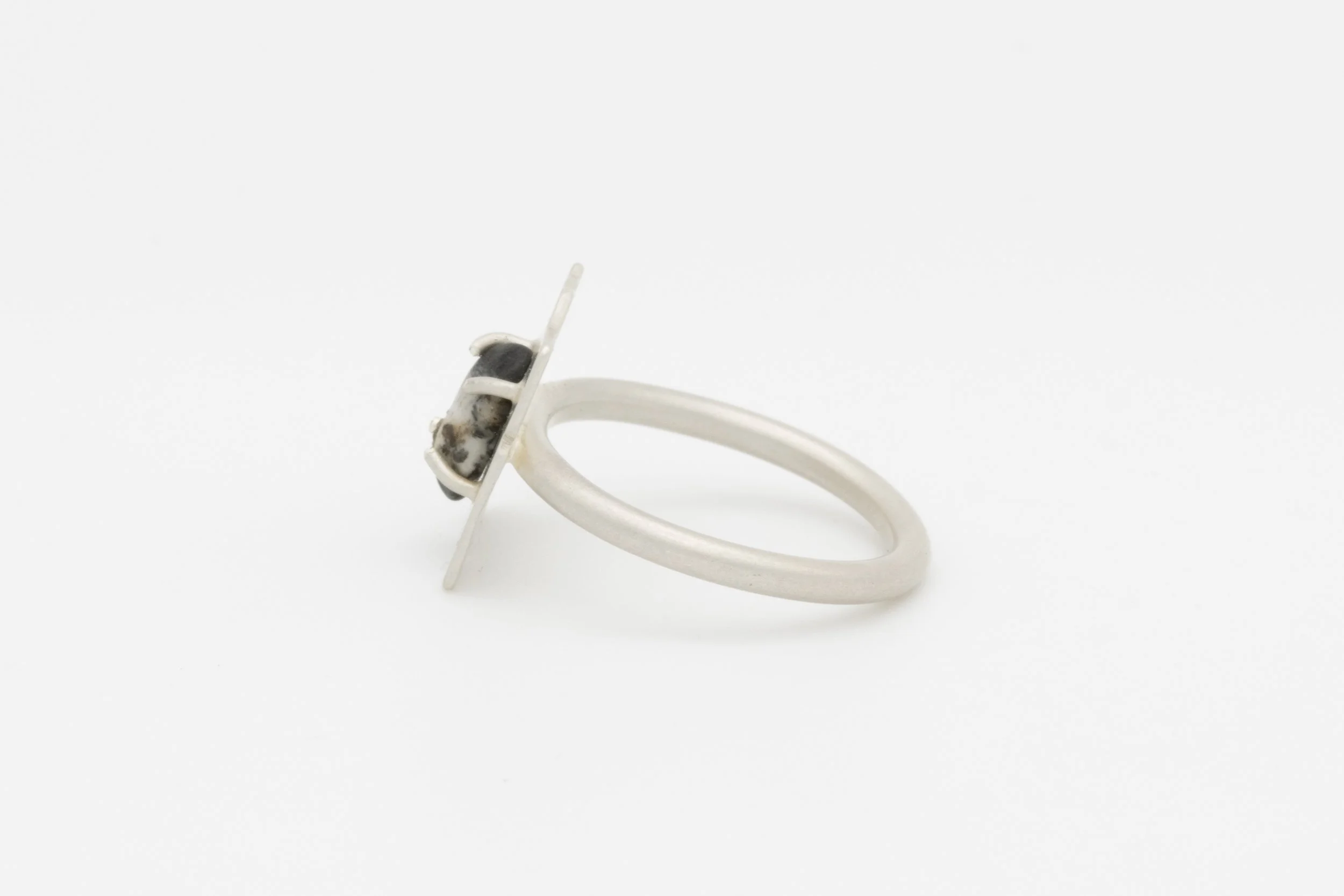 Prong Set Ring_3.jpg