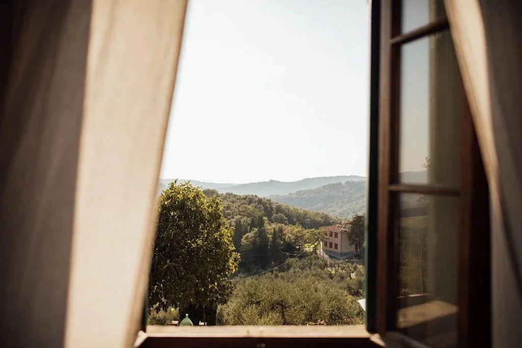 TuscanBlue window-kopi.jpg