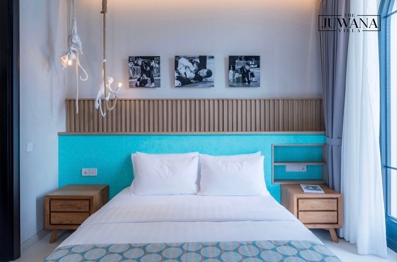 Wake up in Paradise 🌸
Soft linens, Ocean hues and total peace of mind 💙
Tag someone you&rsquo;d unwind here with!

#airbnbstay #balistay #stayhere #modernretreat #interiorinspo #airbnbbali #hiddengembali