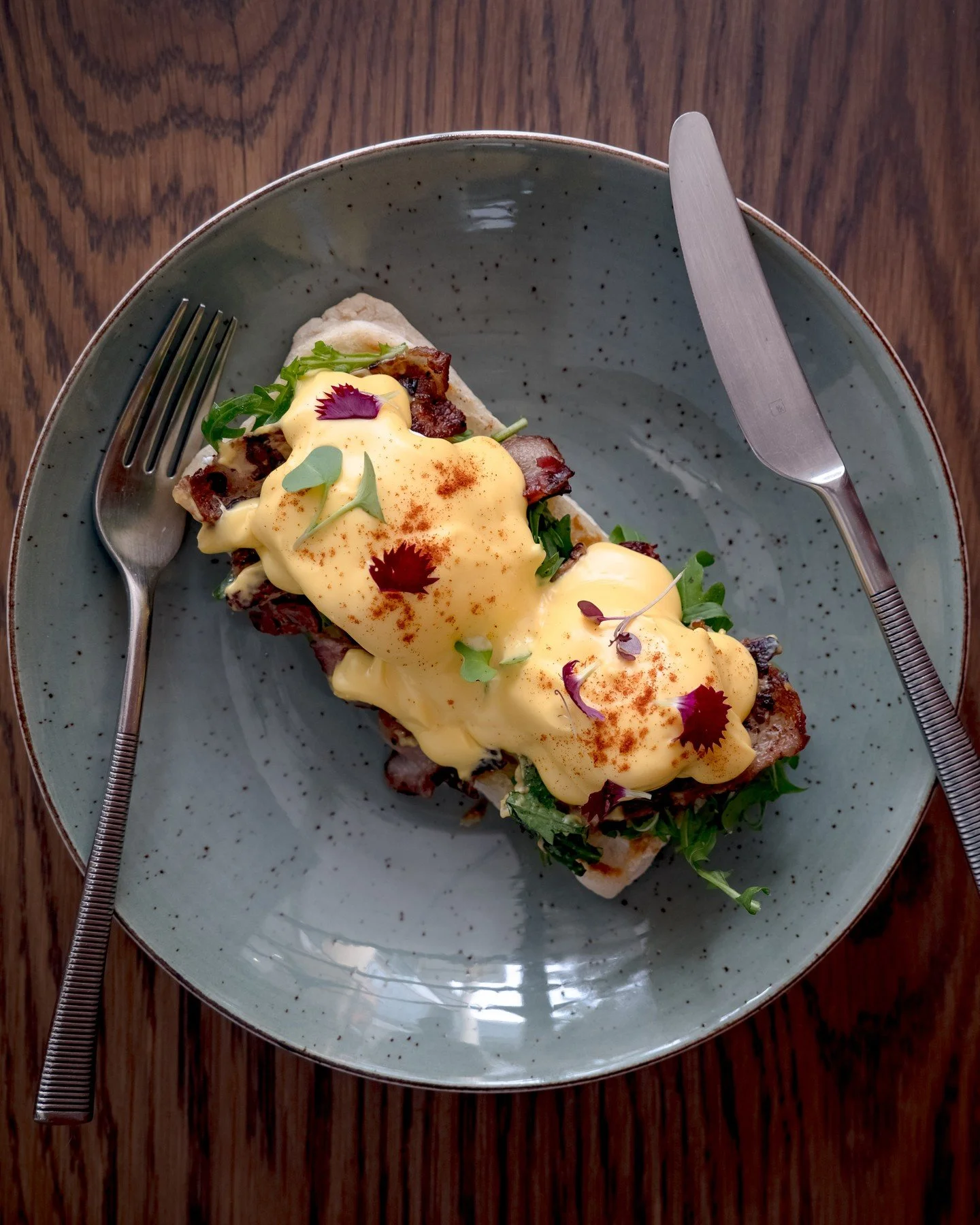 Golden, creamy, and simply irresistible. 🍳💛 Perfectly poached eggs, silky hollandaise, and a touch of Moderna flair - brunch perfection reimagined.

📍 Find us at Gateway Theatre of Shopping

@gatewayumhlanga

#ModernaBrunch #EggsBenedict #Breakfas