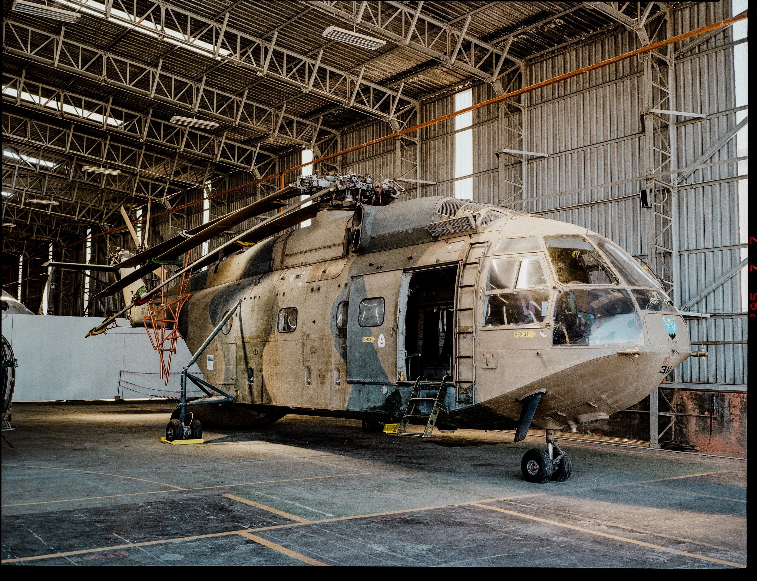south-africa-ysterplaat-airforce-base-photography-helicopter-super-frelon-military-4.jpg