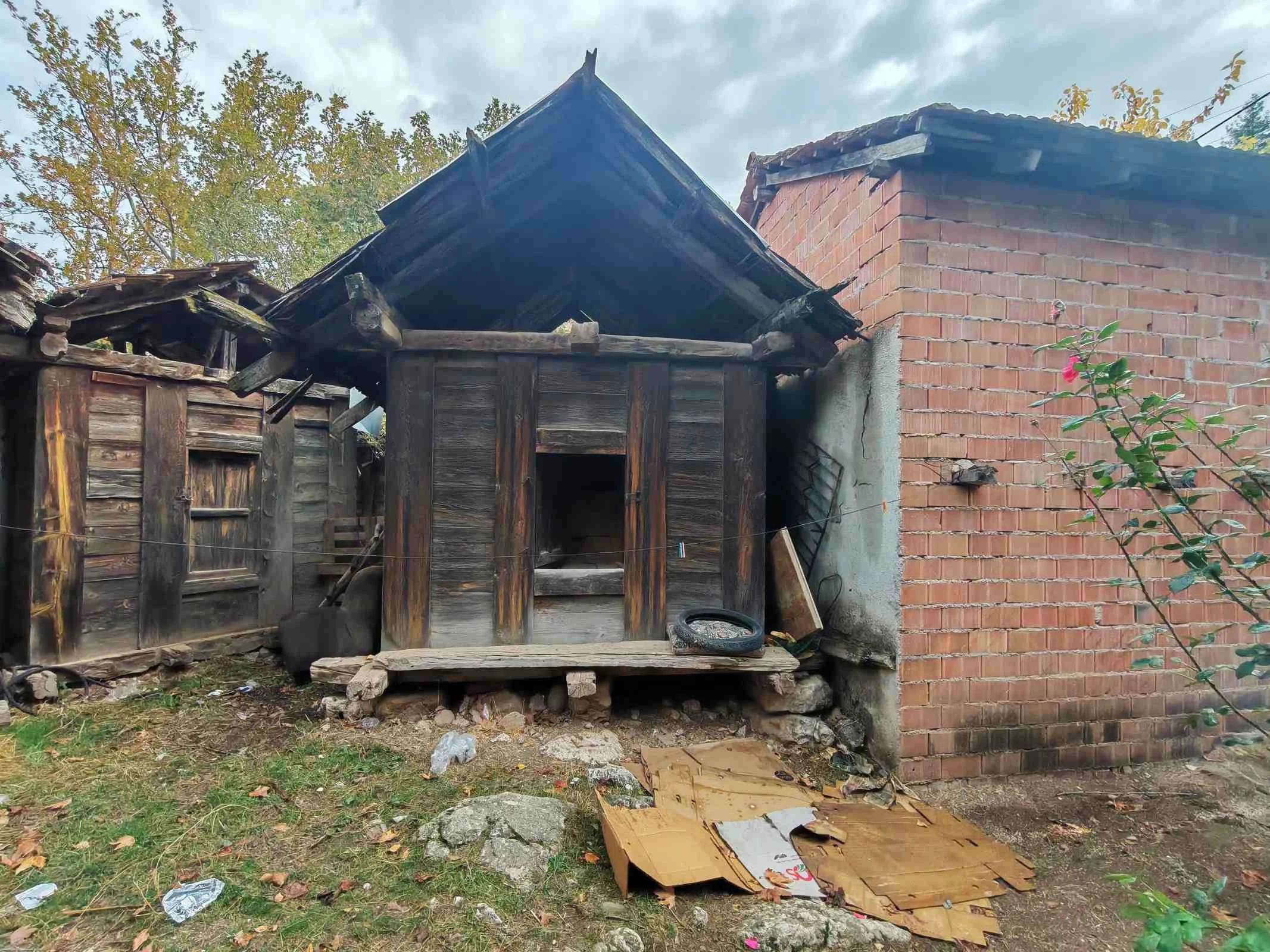 Kararmış bir ambar