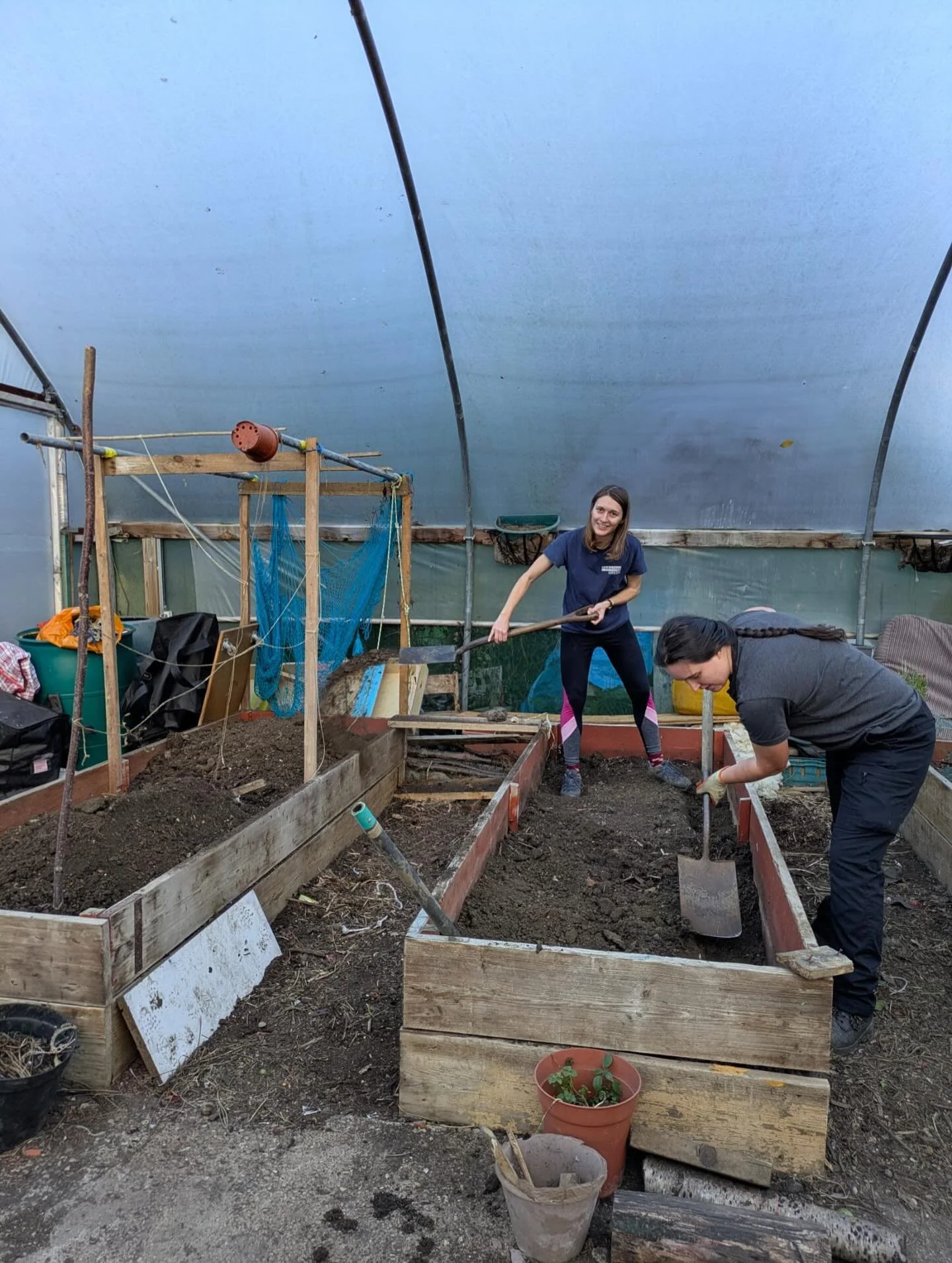 👨&zwj;🌾 Who&rsquo;s coming to join our Fruit Patch session today?

🪏 We&rsquo;ll be there from 1-4pm with good vibes for all experience levels - the more the merrier! 

🪴 More info (including how to find us) through the link in bio 

[ID: first a