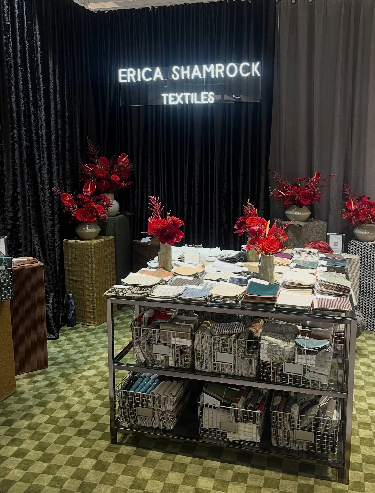 BDNY 2025! ✨

Thank you so much to everyone who stopped by and said hello. An inspiring few days meeting new faces and reconnecting with old friends. 

Thanks to all who made it happen 🫂

Flowers: @katyas_flowers 
Carpet: @explore_postcard 
Sandwich