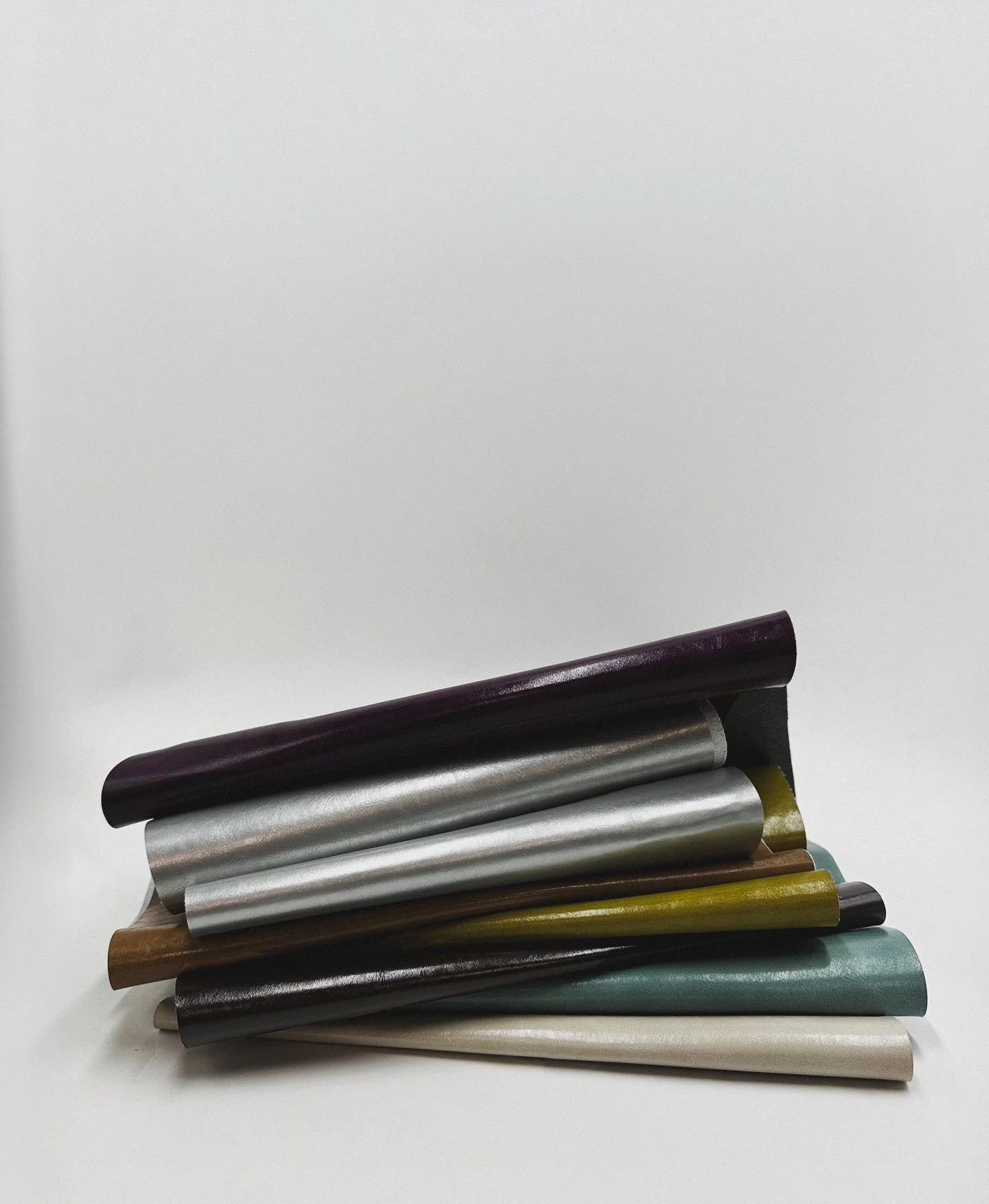 New faux-leathers just launched on the site. Take a look at Curator; The effortlessly cool faux-leather that has a slight sheen and 30 colorways.