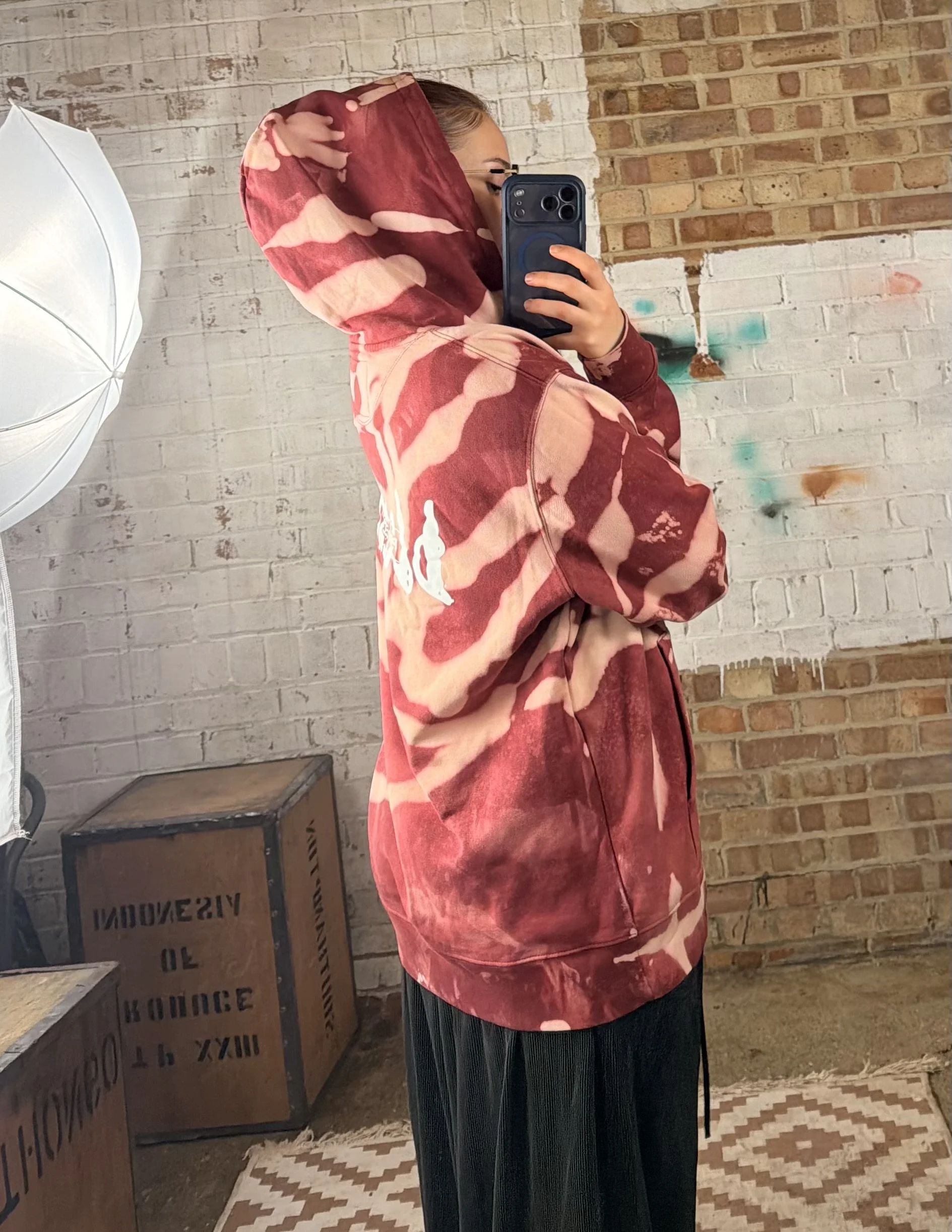 Brand Red signature bleach hoodie XL