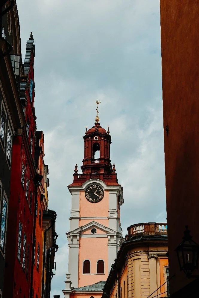 âThe Keeper of Ticks and Whispersâ
As told by an old mouse named Thistle
They call it the Tower of Elden, but I call it the heartbeat of the city.
Iâve lived beneath its gears for longer than most humans have memories. My nest is tucked behind the