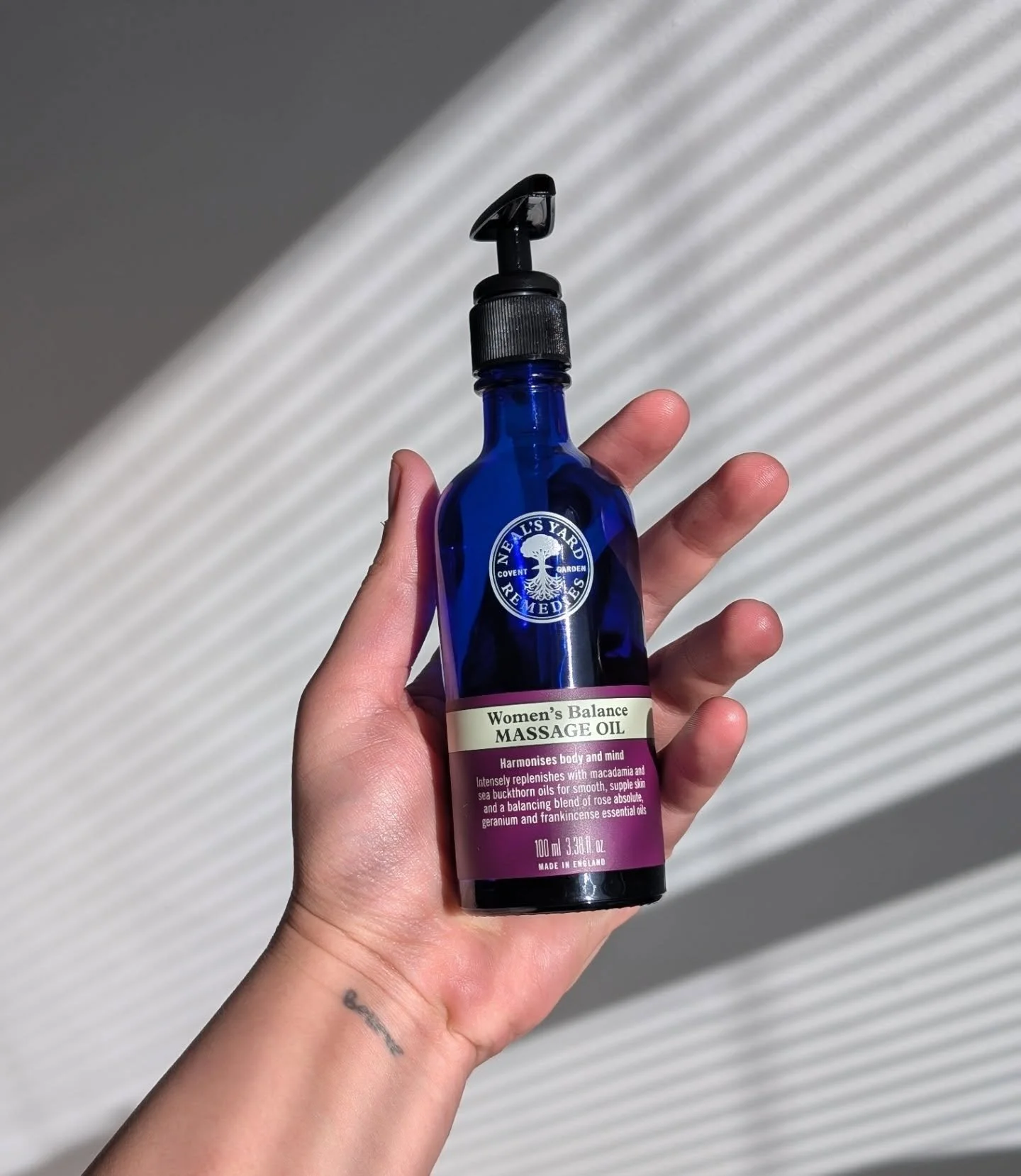 Did you know we use Neal&rsquo;s Yard Remedies massage blends in our treatments?
One of the most loved ranges is Women&rsquo;s Balance 🌸

This beautiful aromatherapy blend works not just on the muscles, but deeply on the nervous system.

✨ Why does 