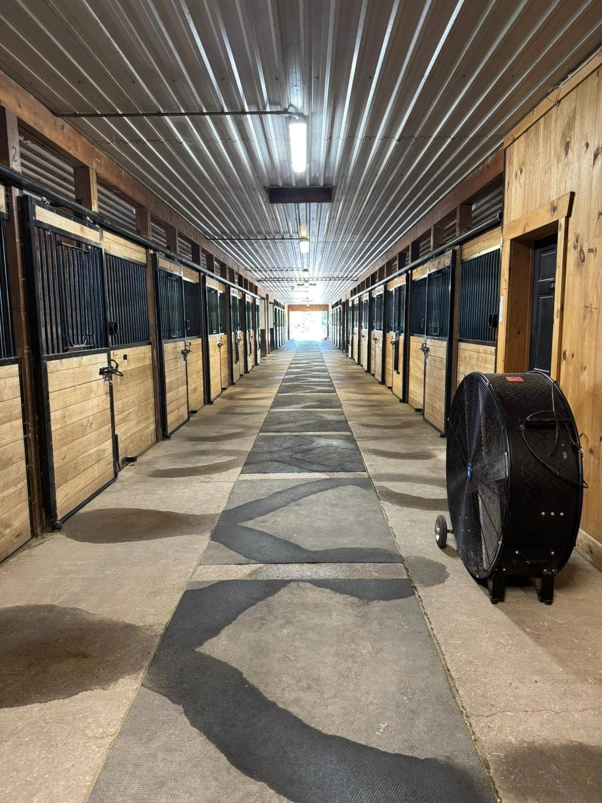 barn aisle 1.jpg