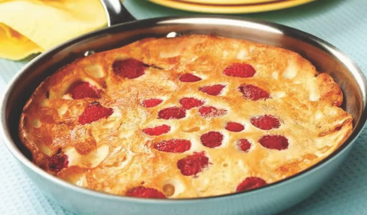 Recipe of the Week: Oven Pancake with Sautéed Fruit &amp; Berries