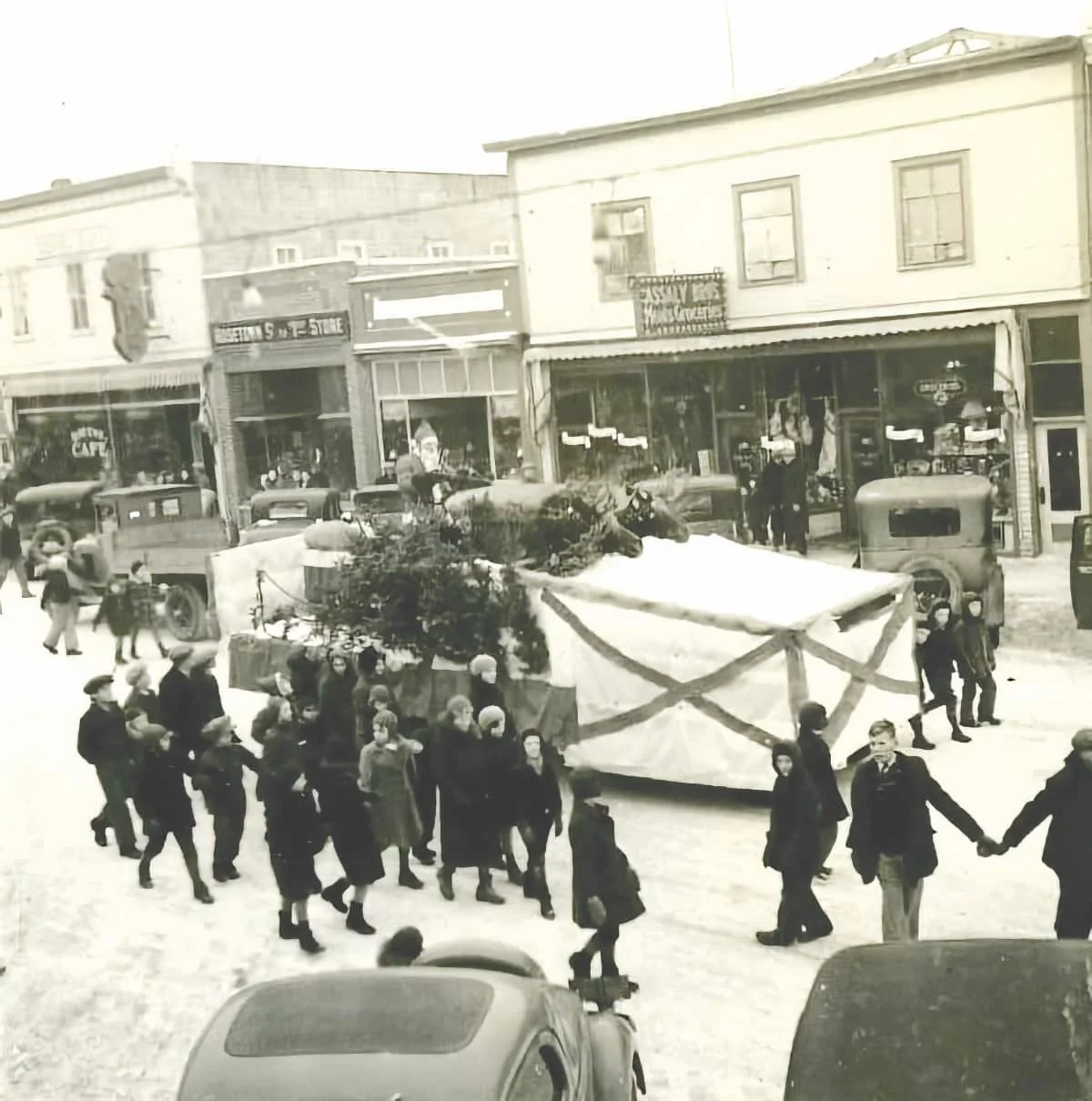 Remember When: Santa Claus Parade in 1937