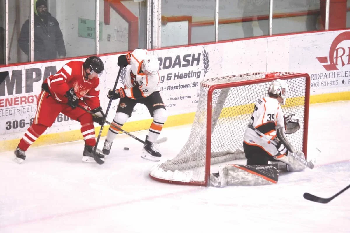 Redwing finish month vs. Stars