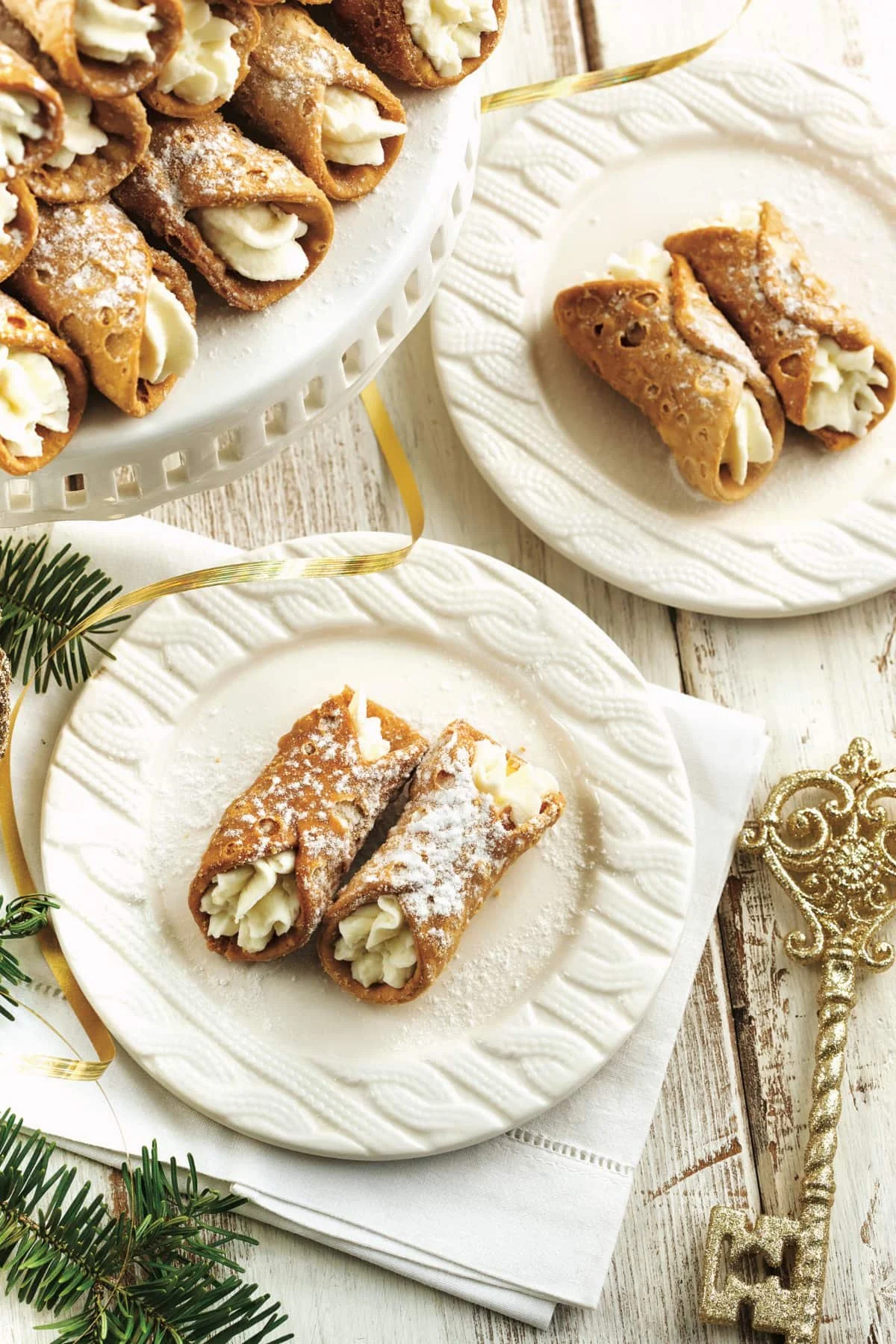 Lemon cannoli