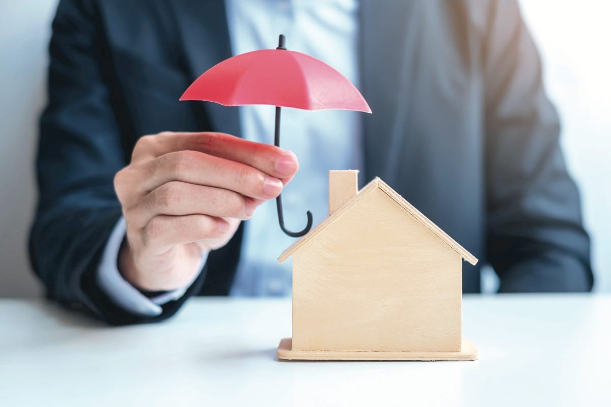 Are there ways to save on my home insurance?