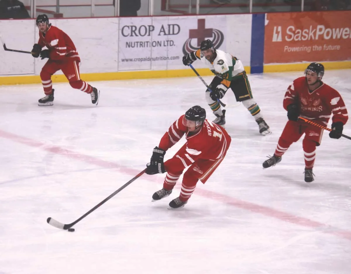 Redwings roll past Mallards in final home game