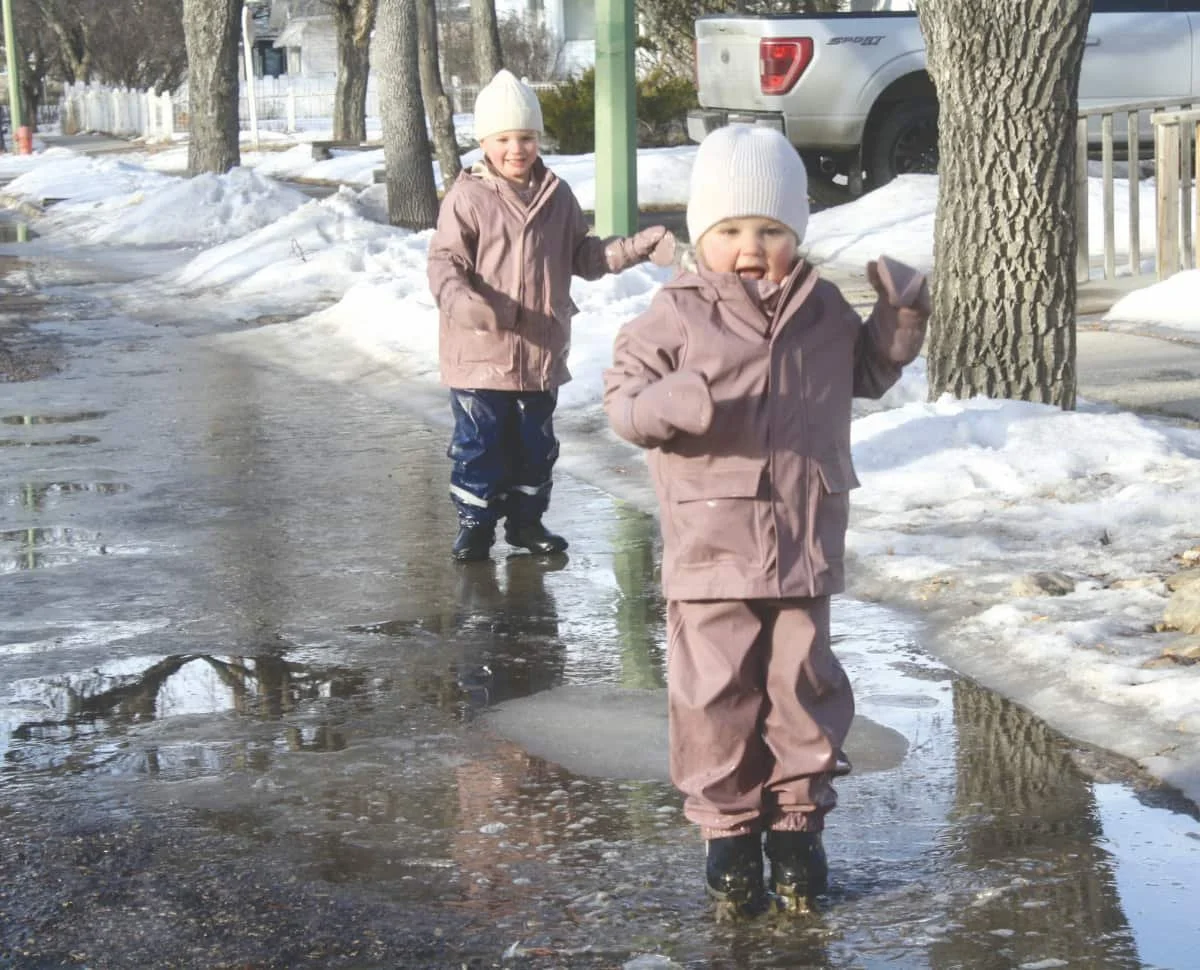 PUDDLE PLAY!