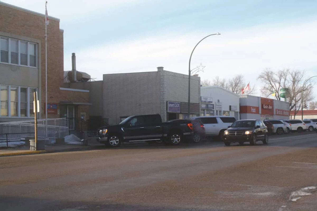 SNOWLESS MAIN STREET