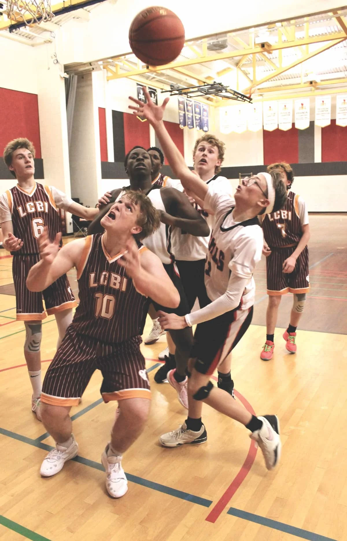 All eyes on the ball!